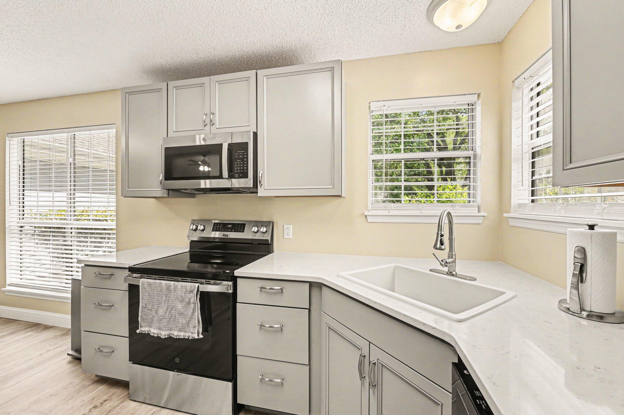 8507 William Moultrie Drive