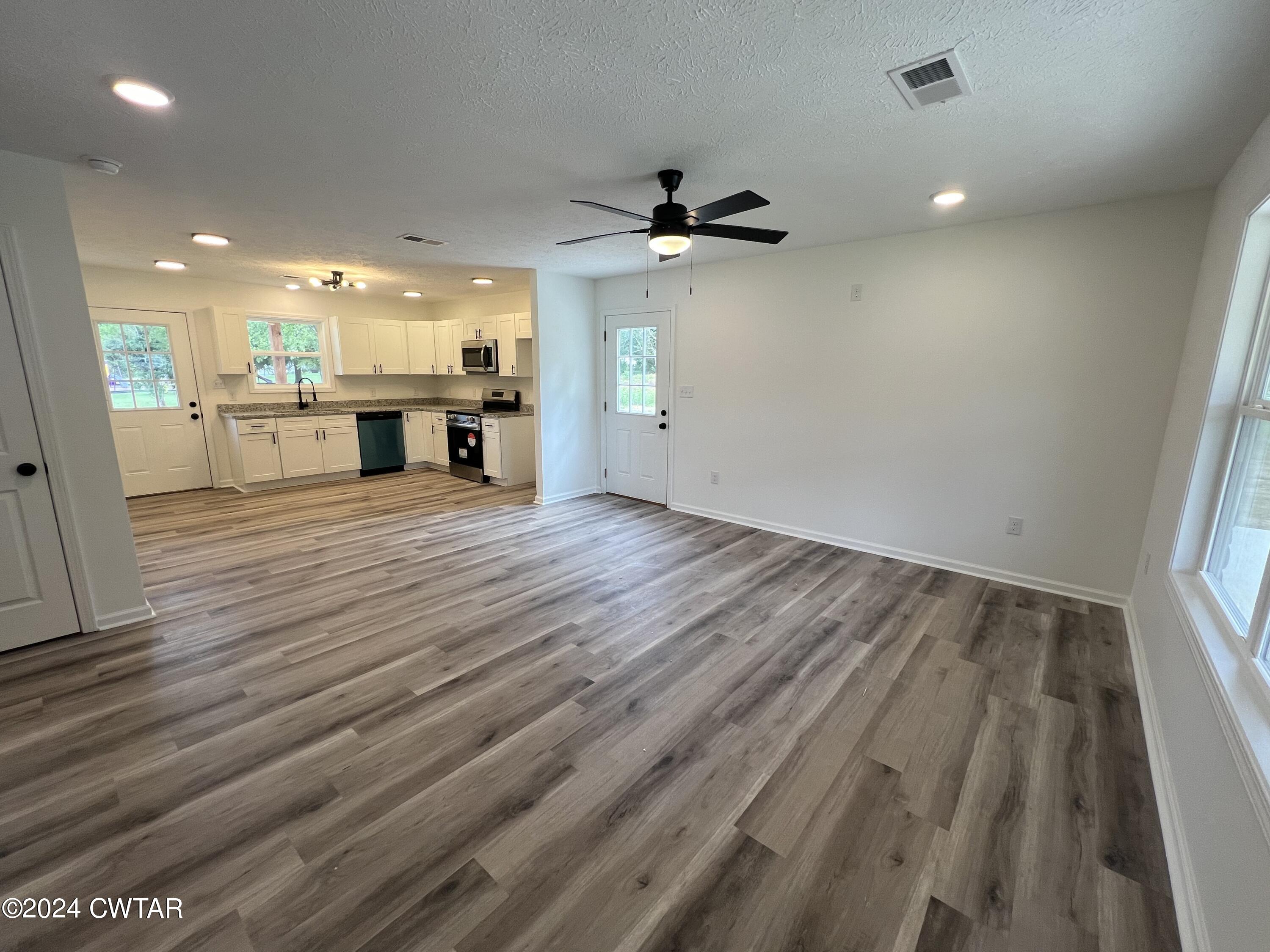 174 W Lincoln Street