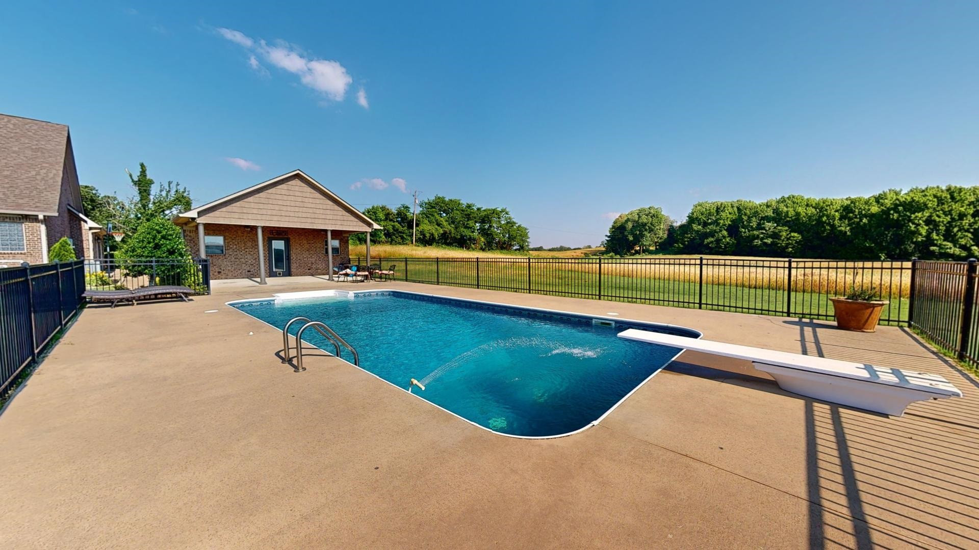1570 Craig Rd