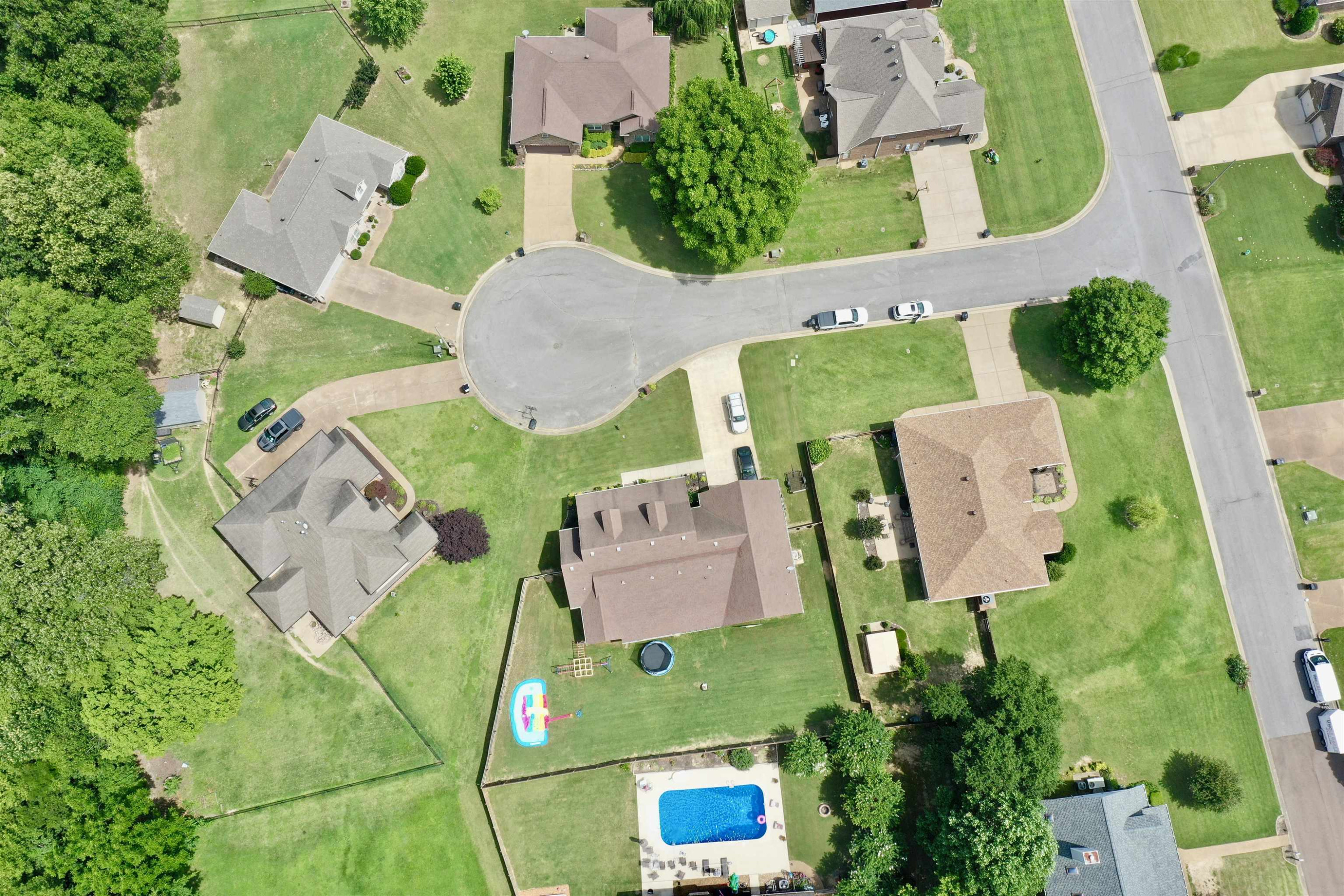 2303 Oakwood Cove