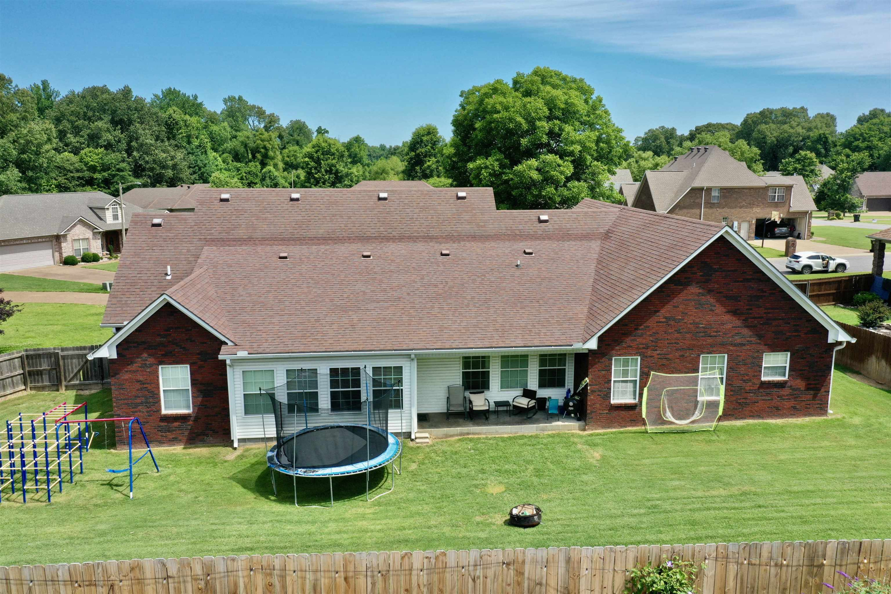 2303 Oakwood Cove