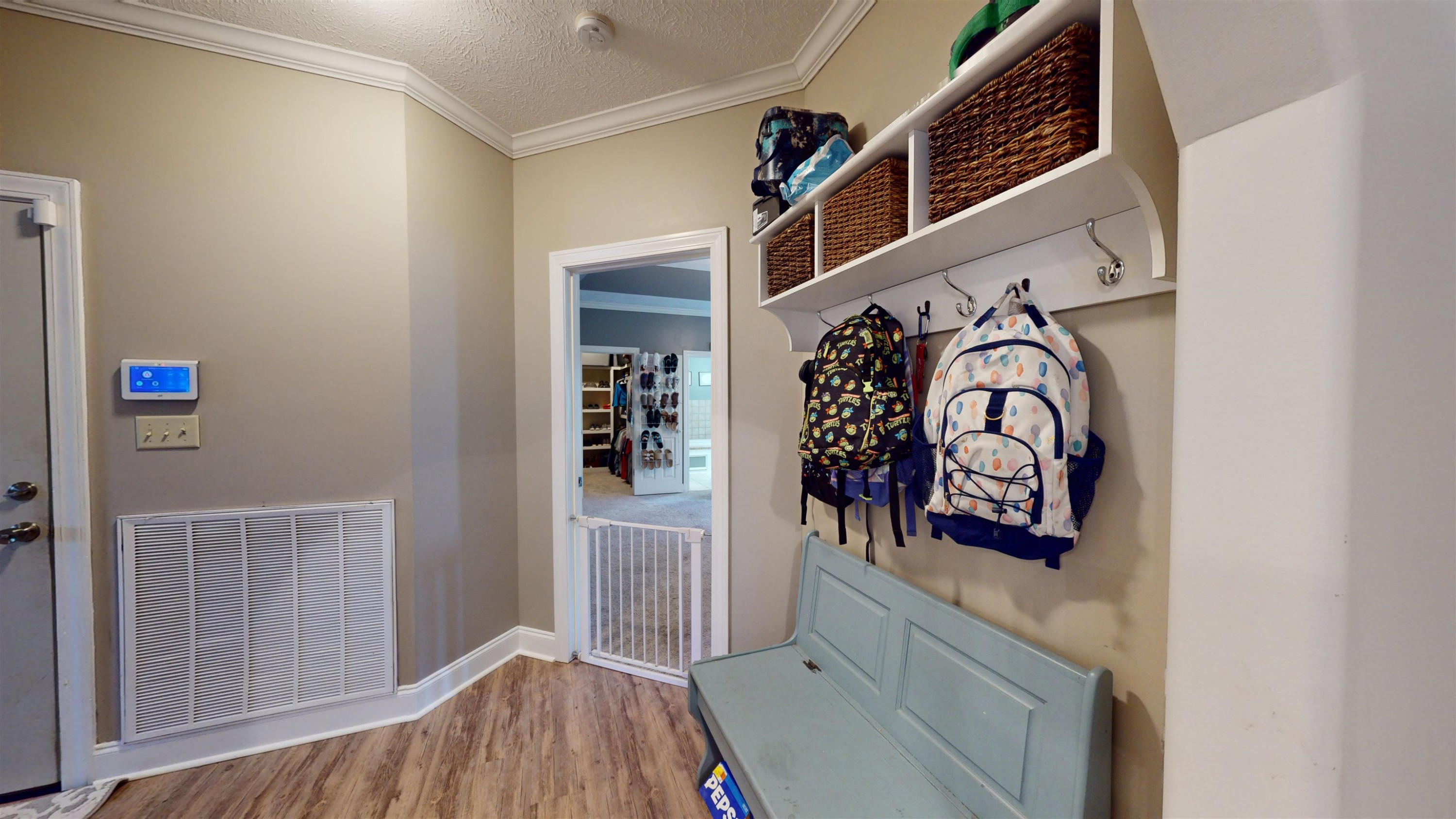 2303 Oakwood Cove