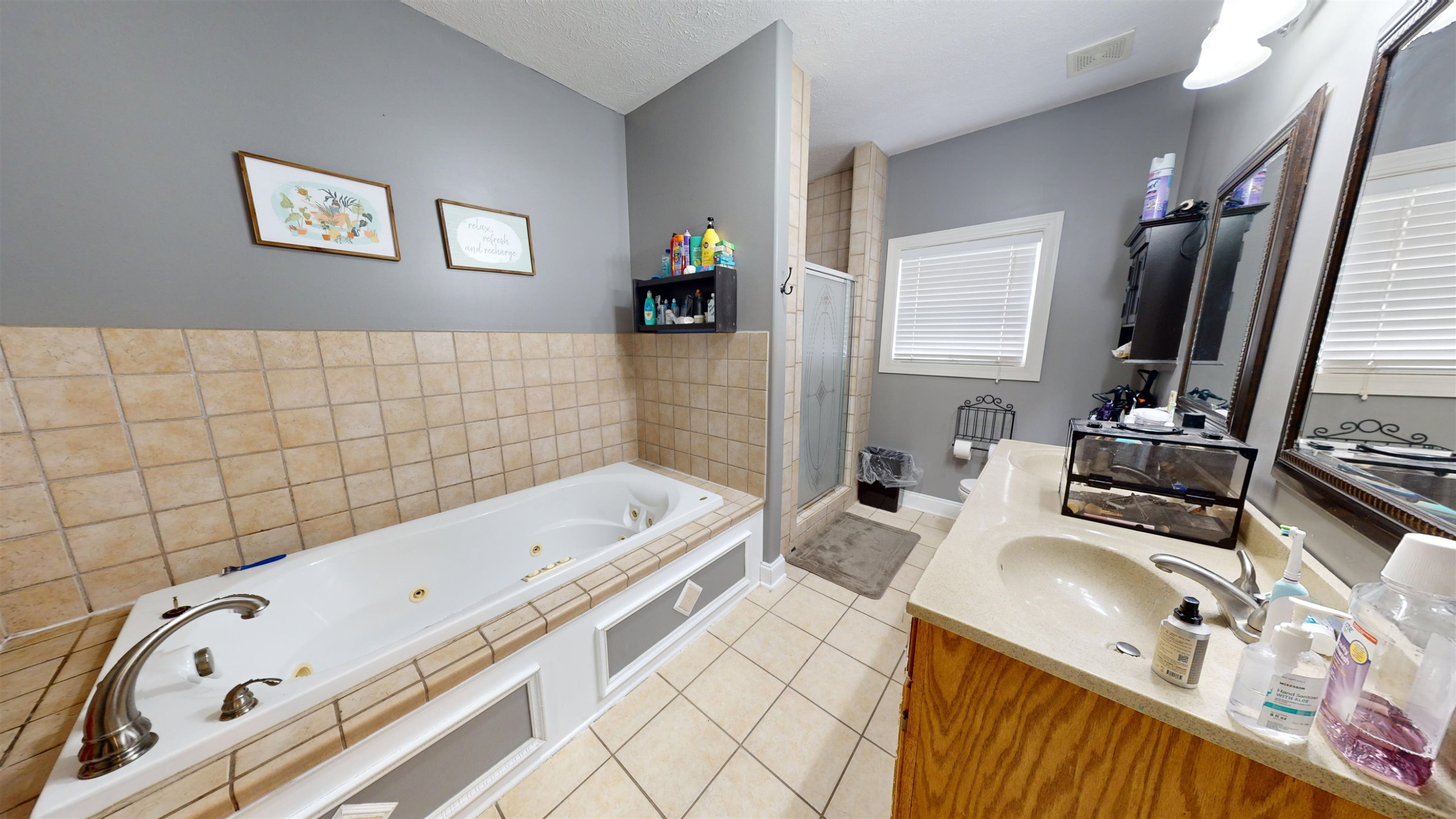2303 Oakwood Cove