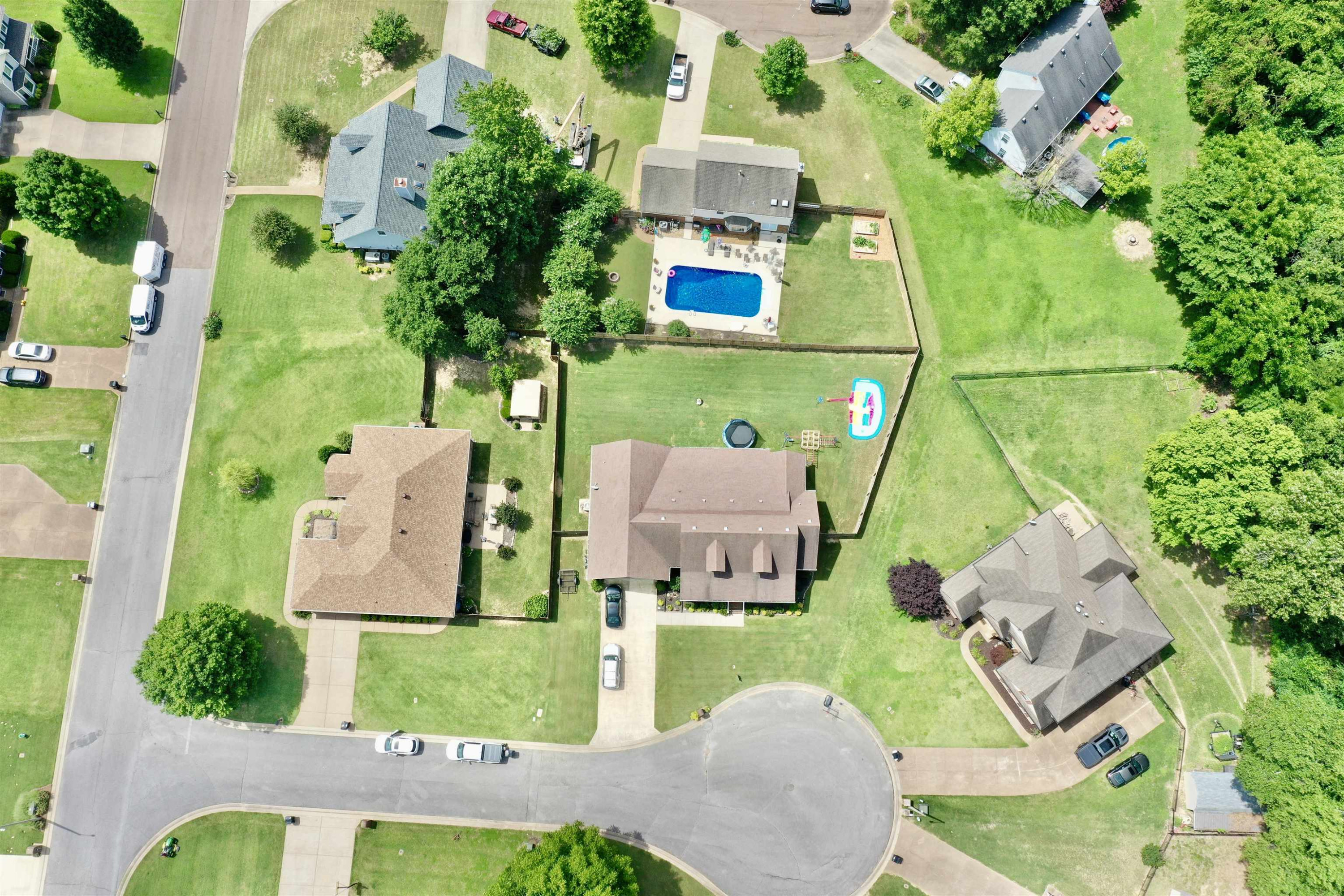 2303 Oakwood Cove