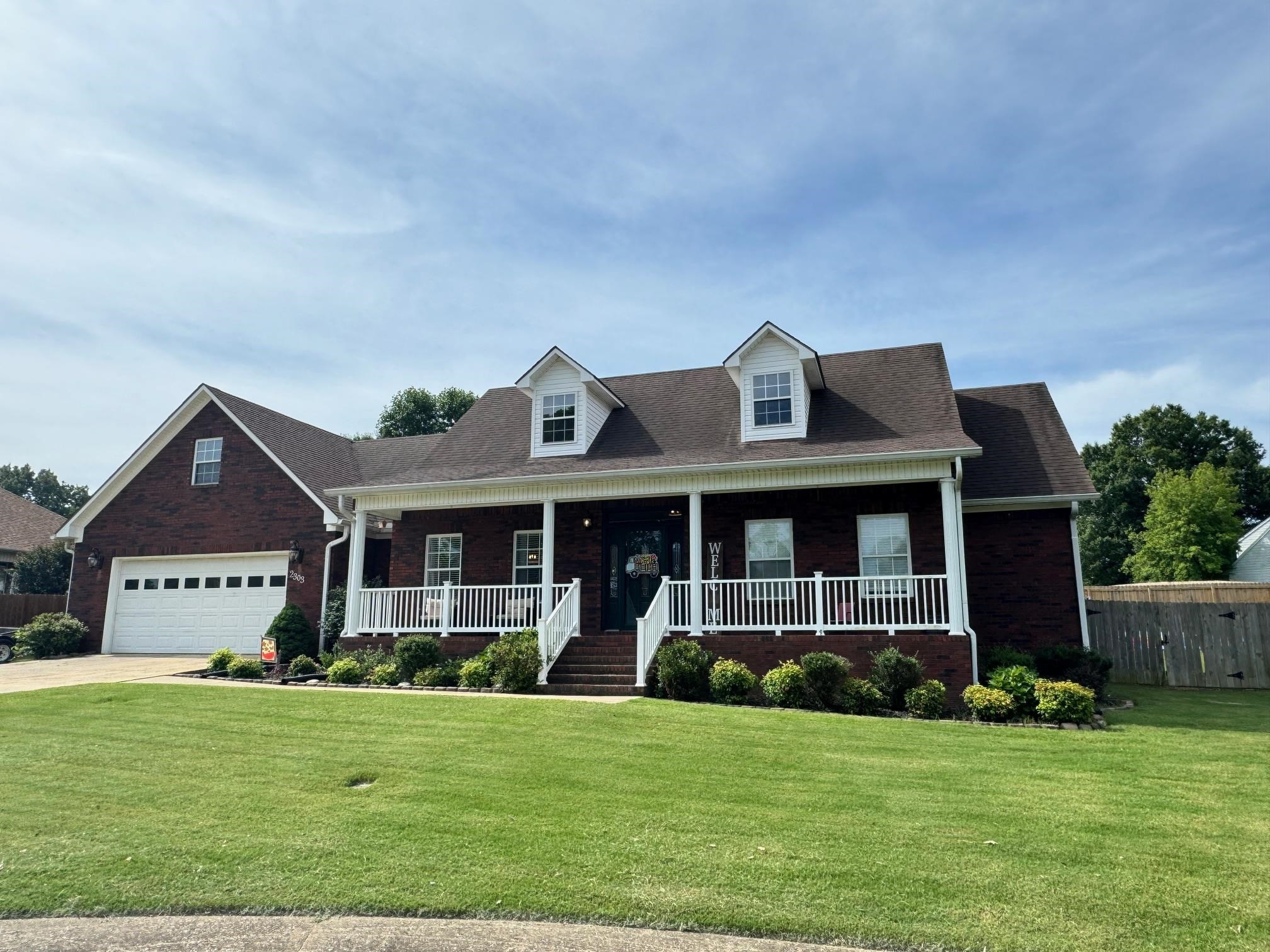 2303 Oakwood Cove