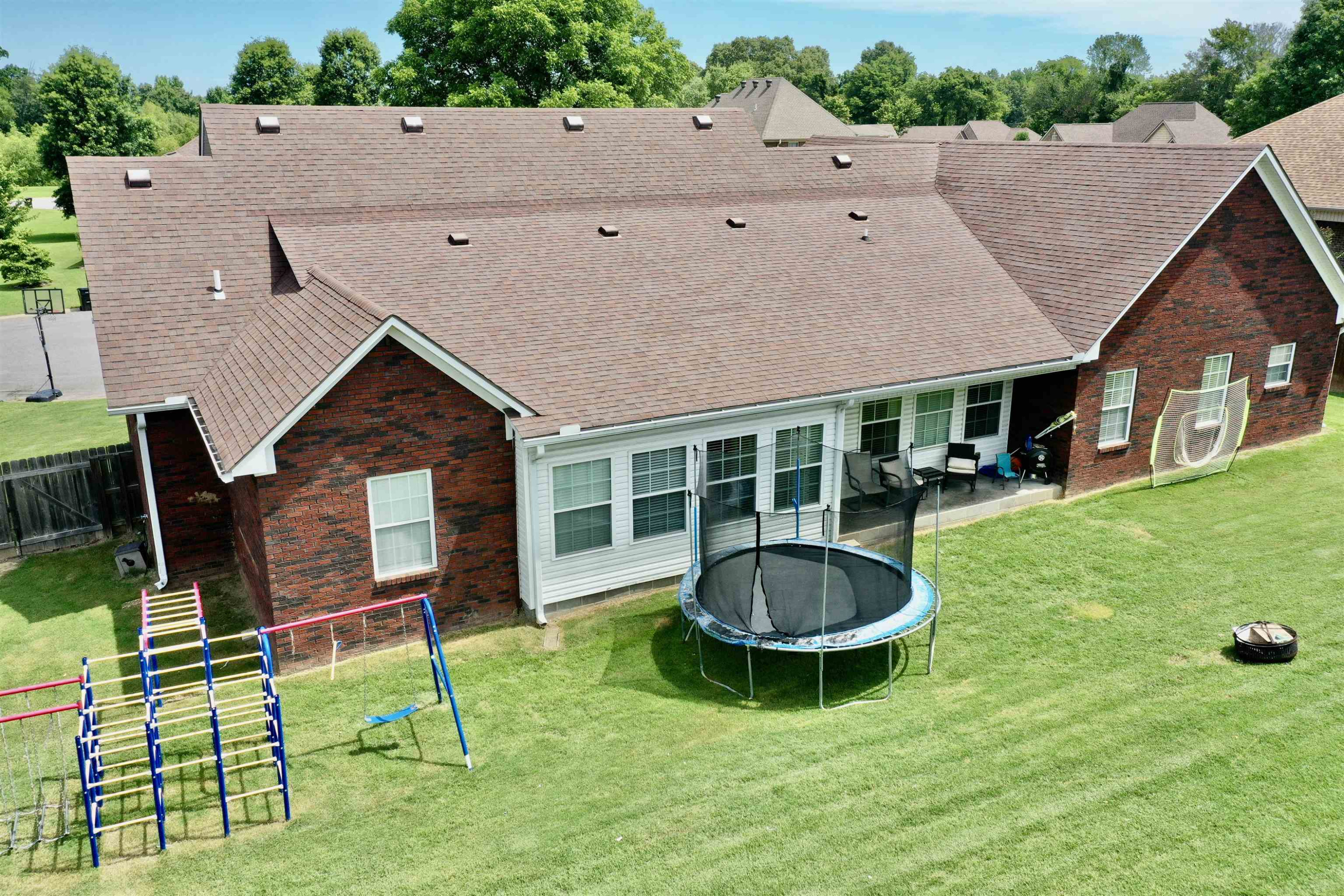 2303 Oakwood Cove