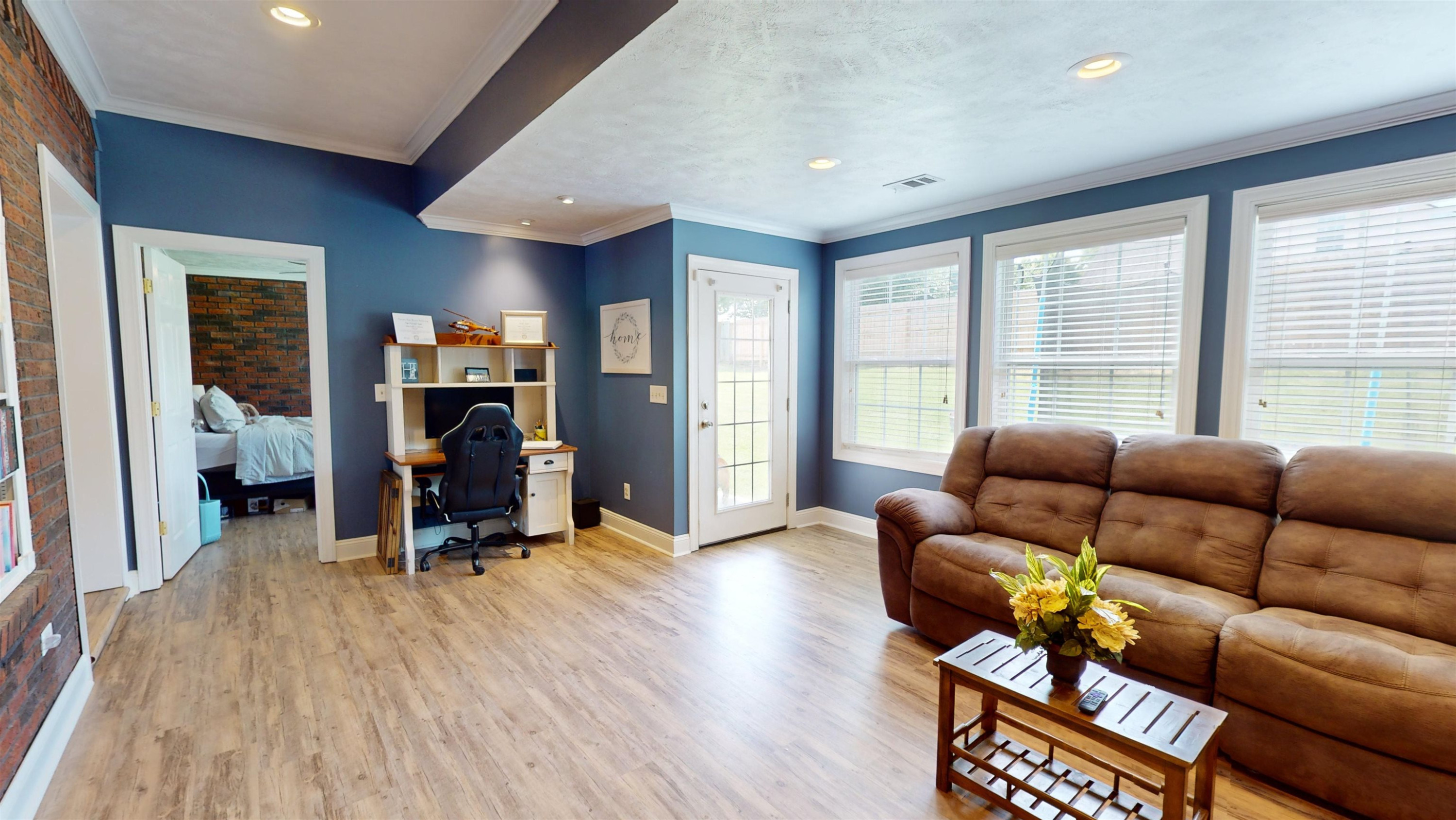 2303 Oakwood Cove