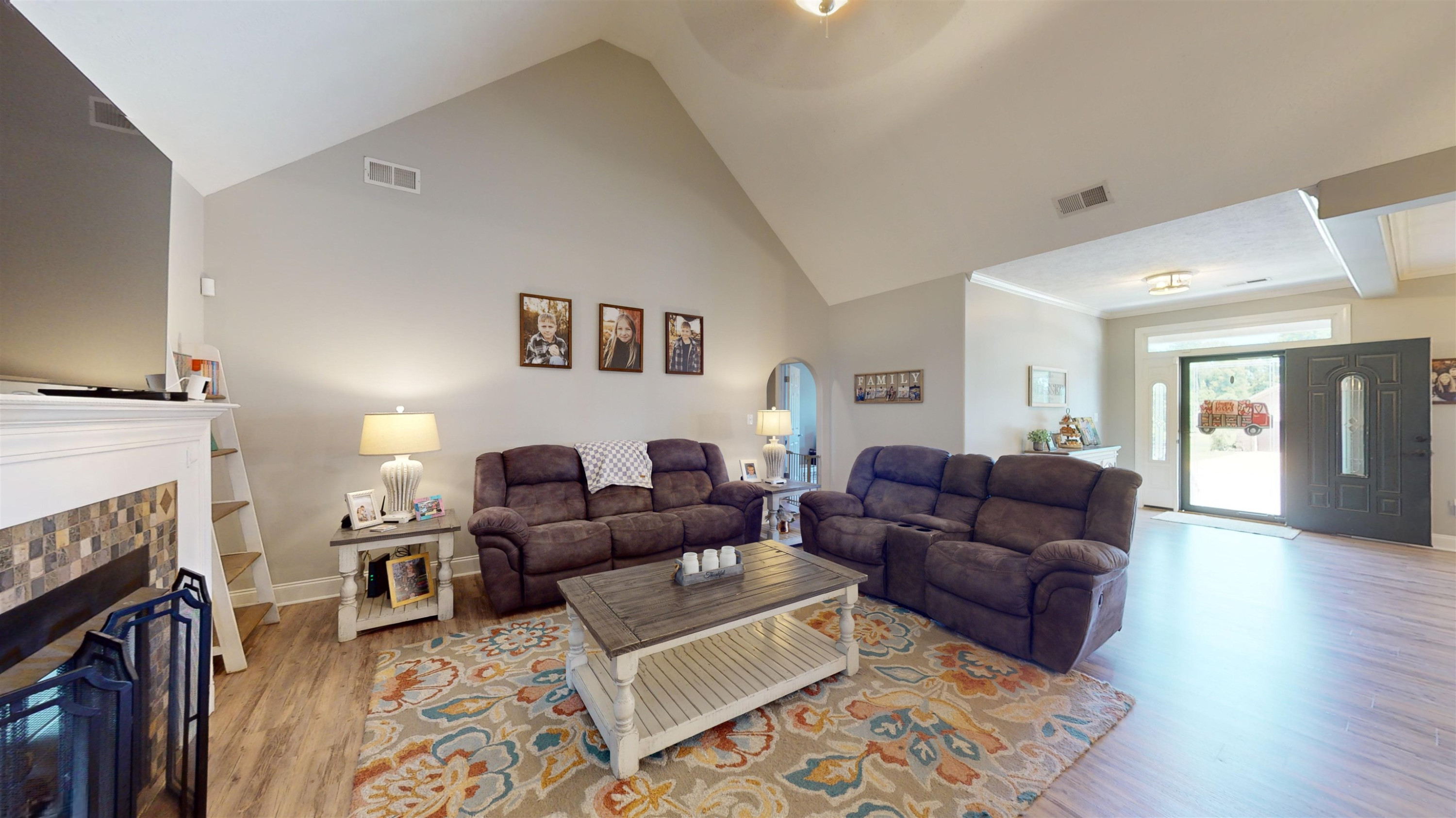 2303 Oakwood Cove