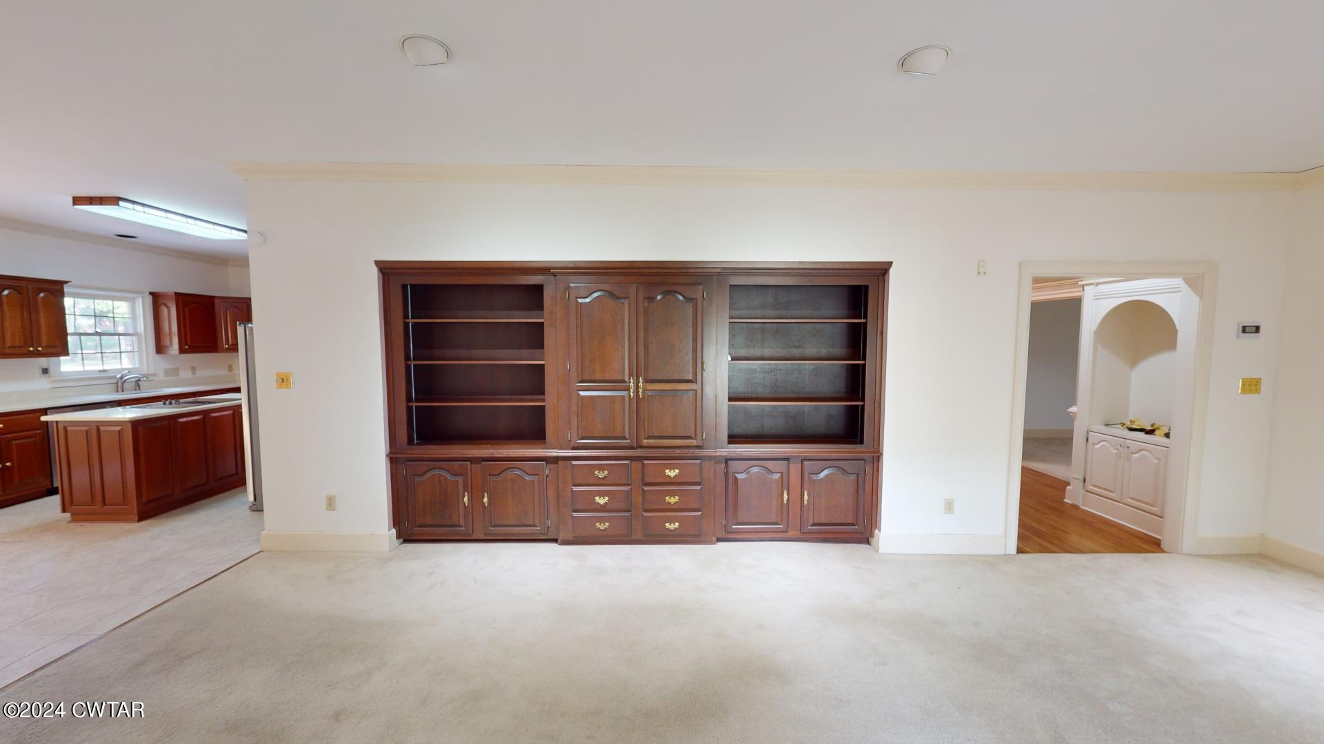 1005 Valley Road