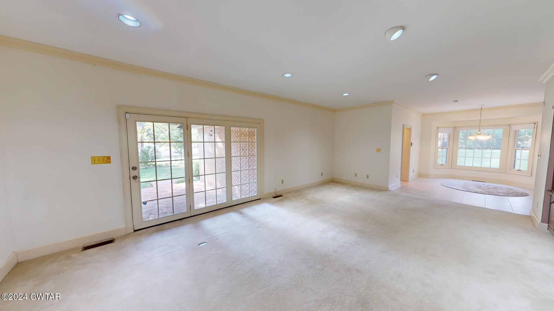 1005 Valley Road