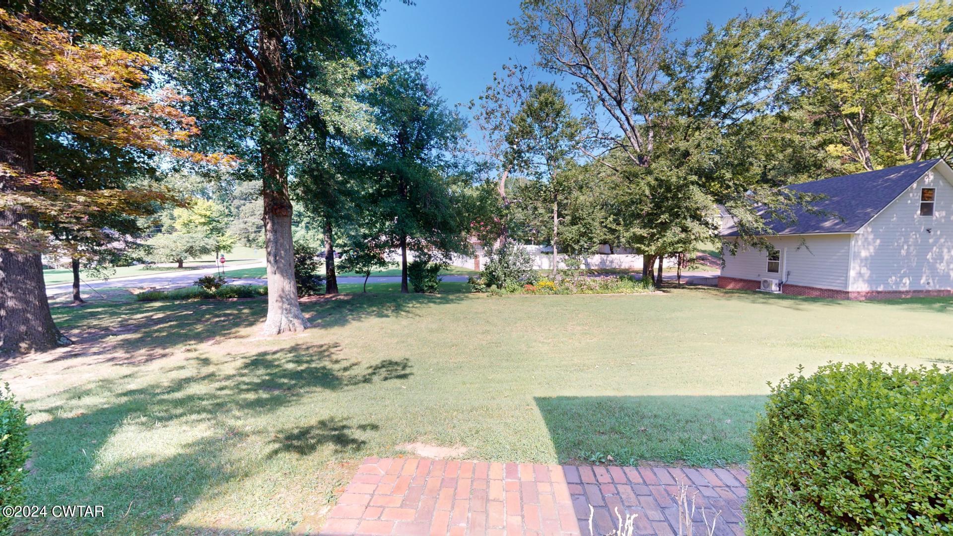 1005 Valley Road