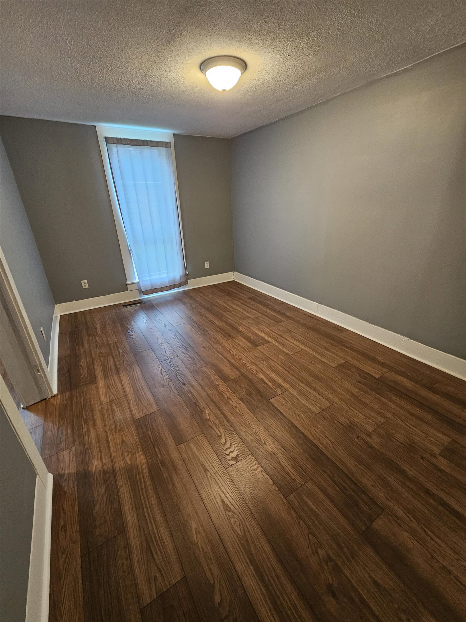 306 Broadway Ave Avenue