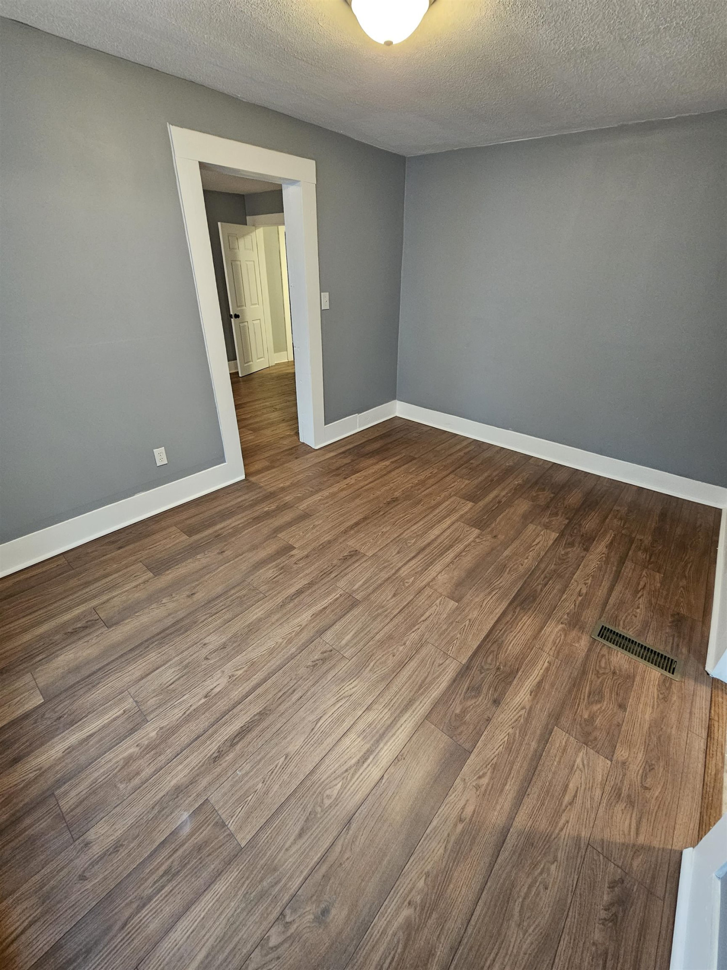 306 Broadway Ave Avenue