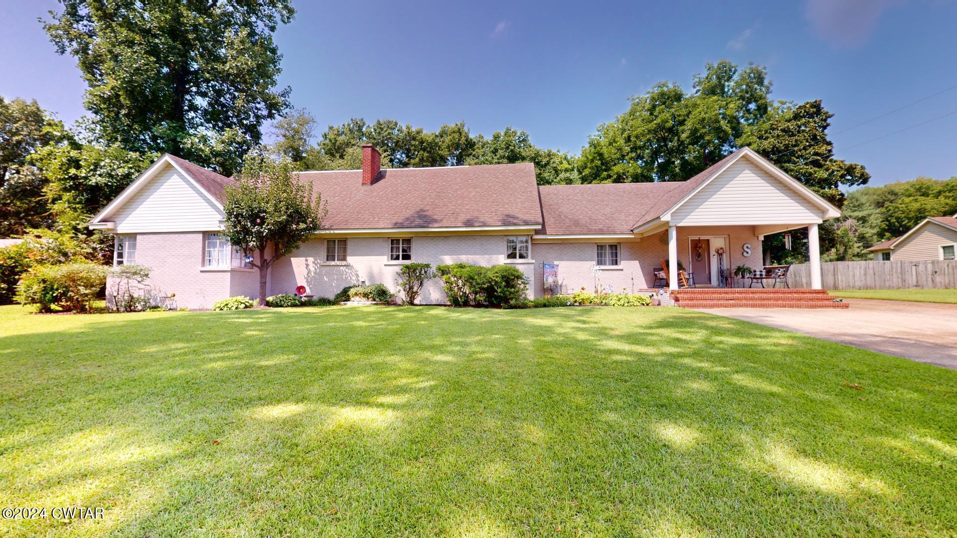 1003 Lake Road