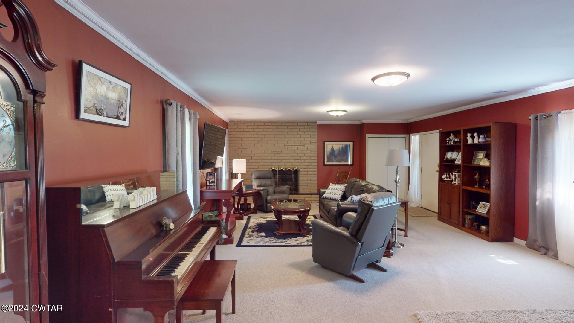 1003 Lake Road