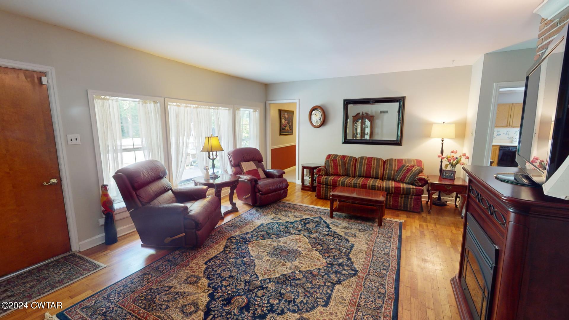 1003 Lake Road