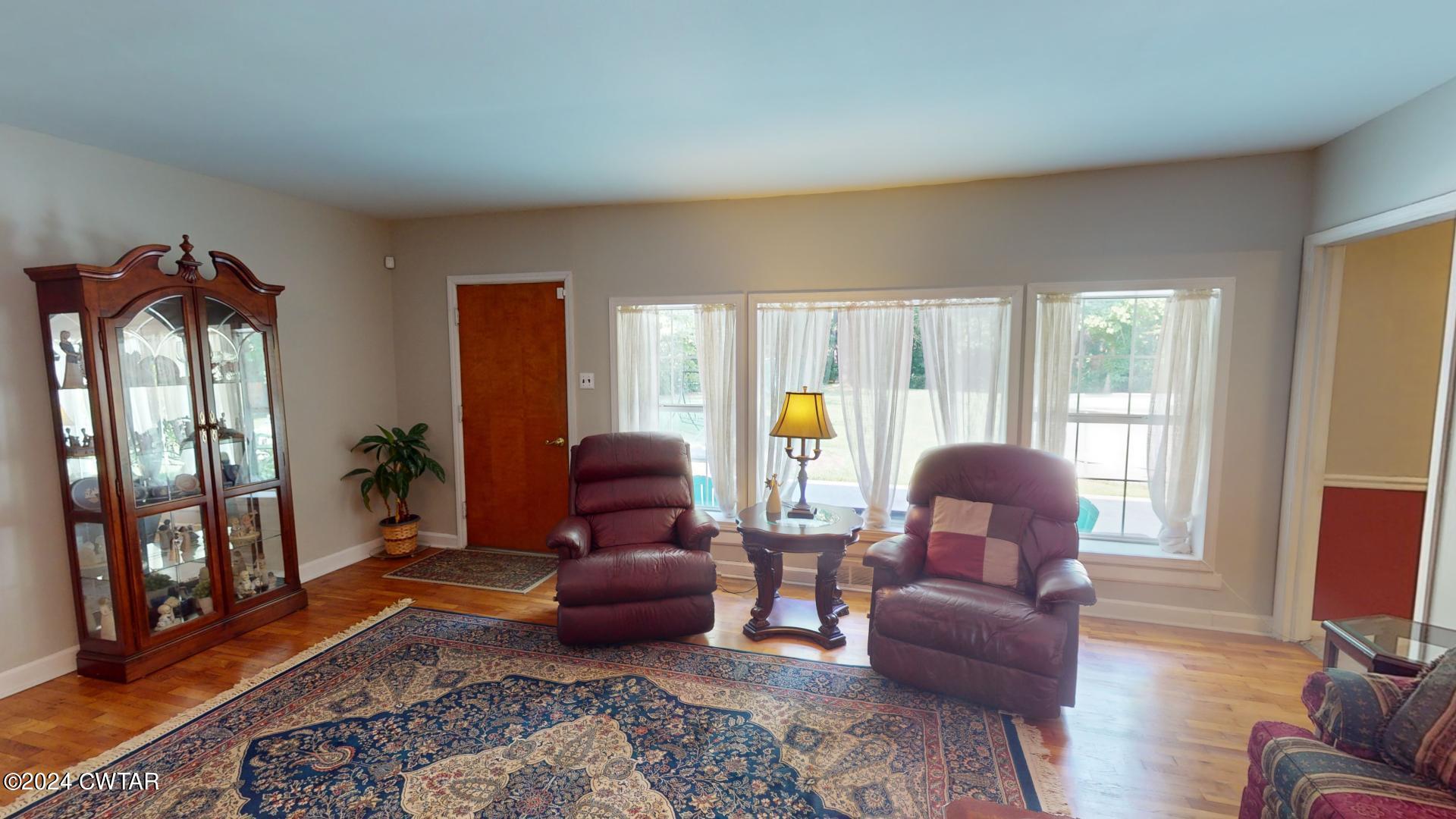 1003 Lake Road