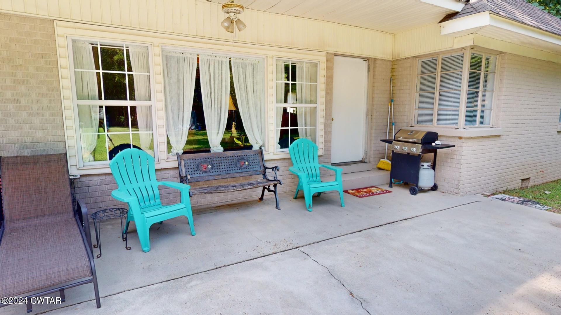 1003 Lake Road