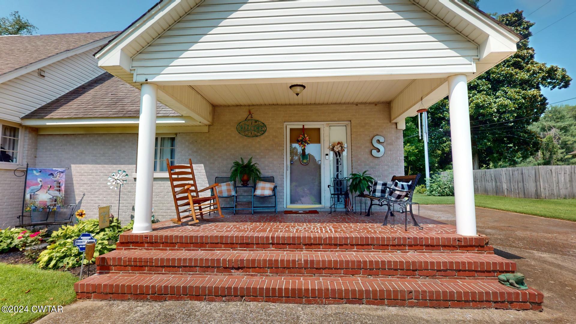1003 Lake Road