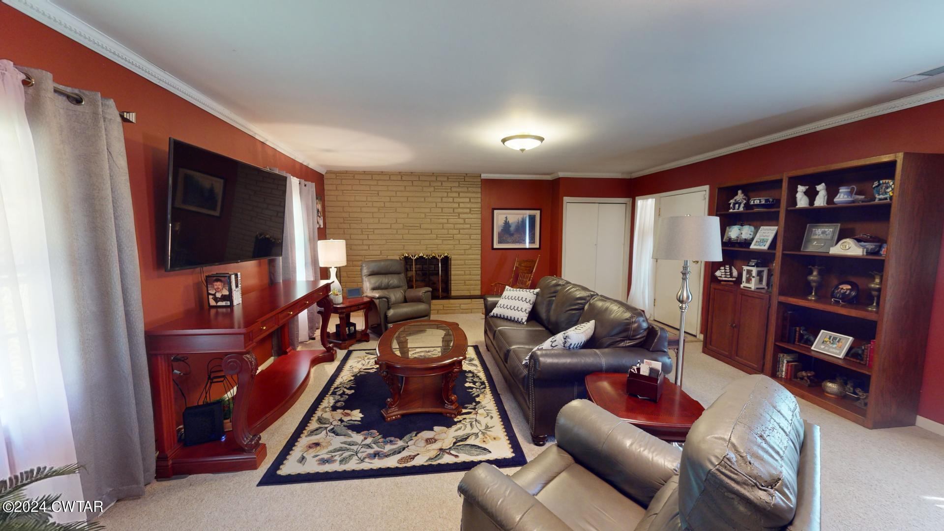 1003 Lake Road