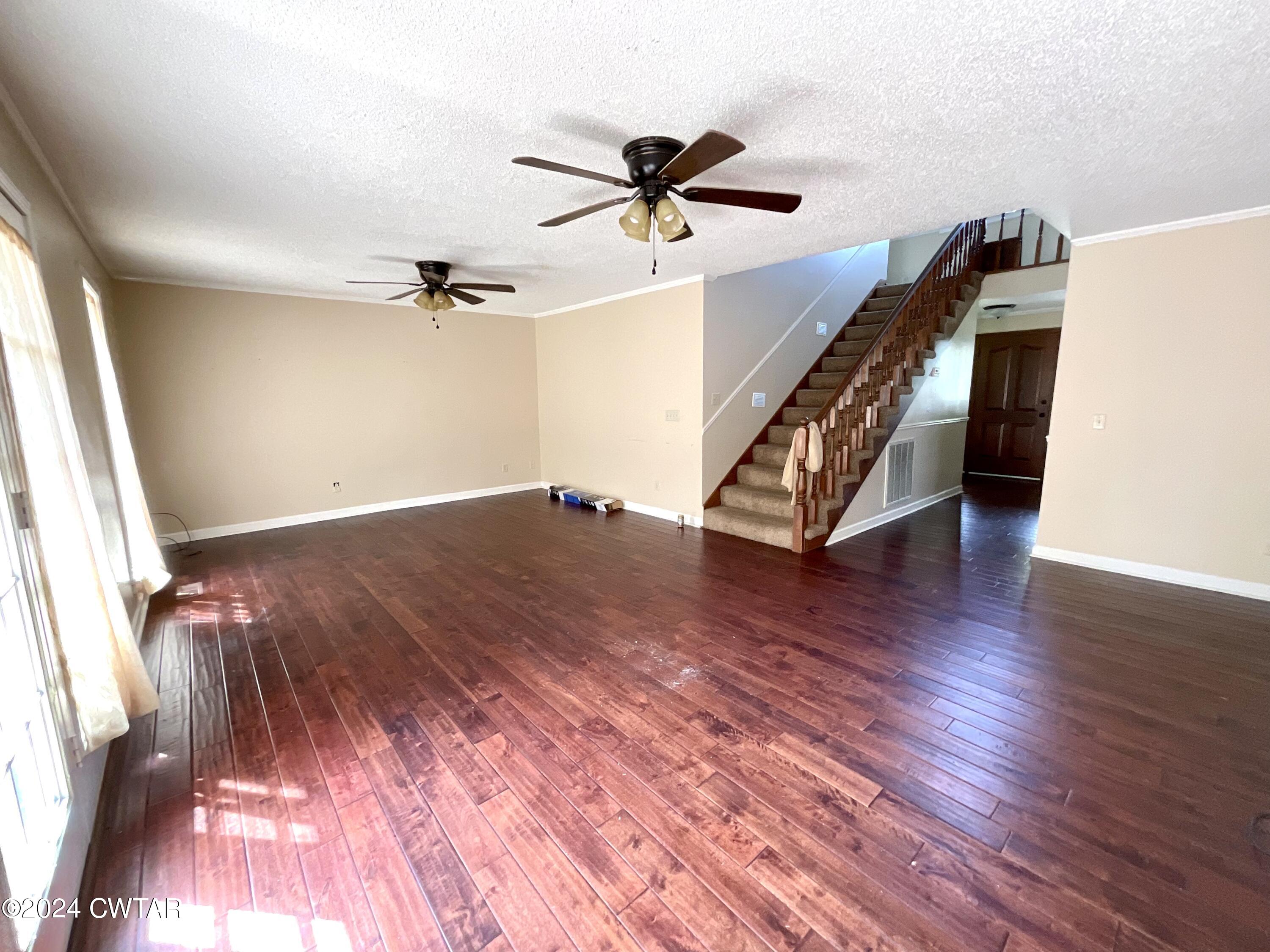 1135 Foxridge
