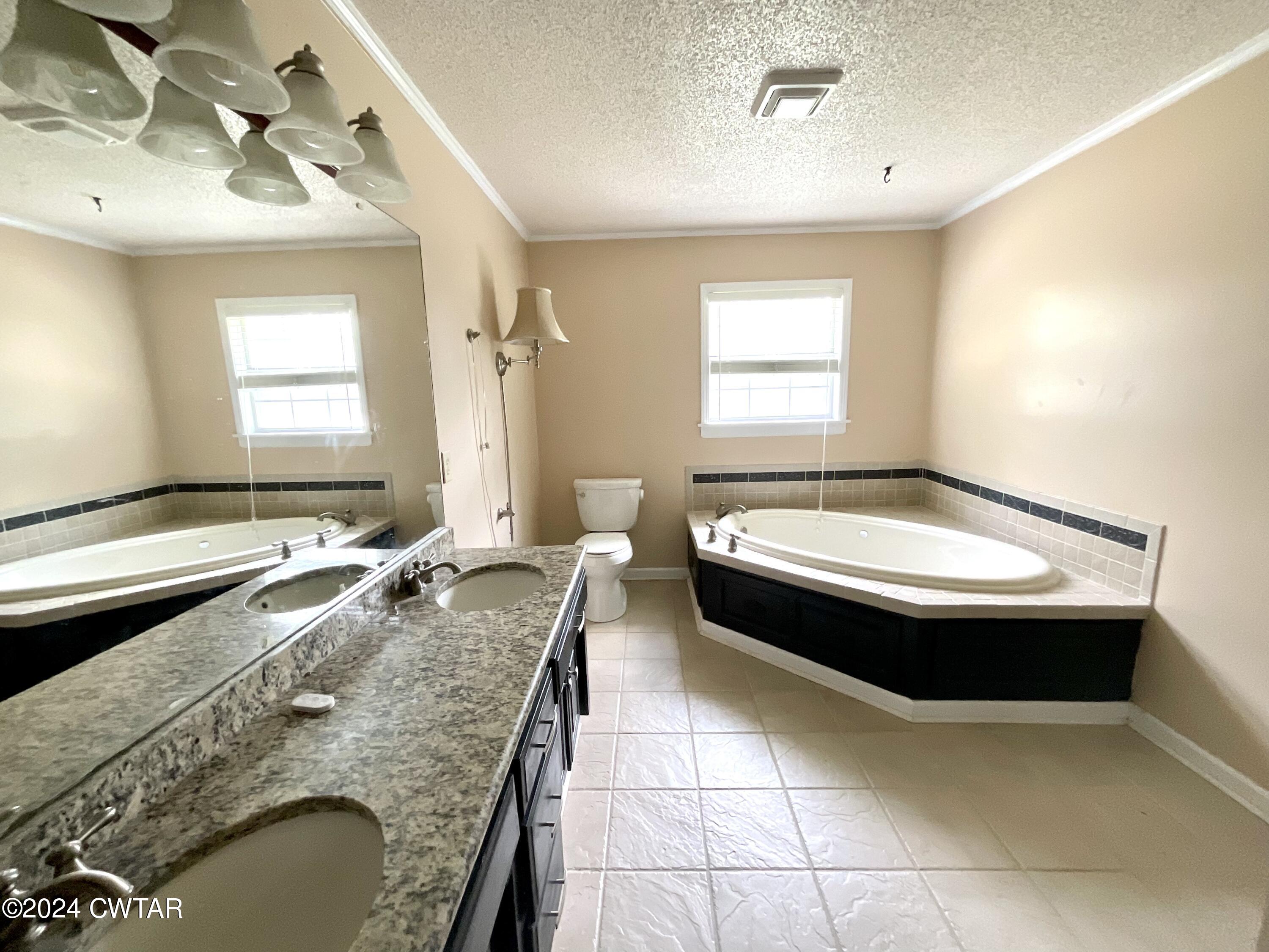 1135 Foxridge