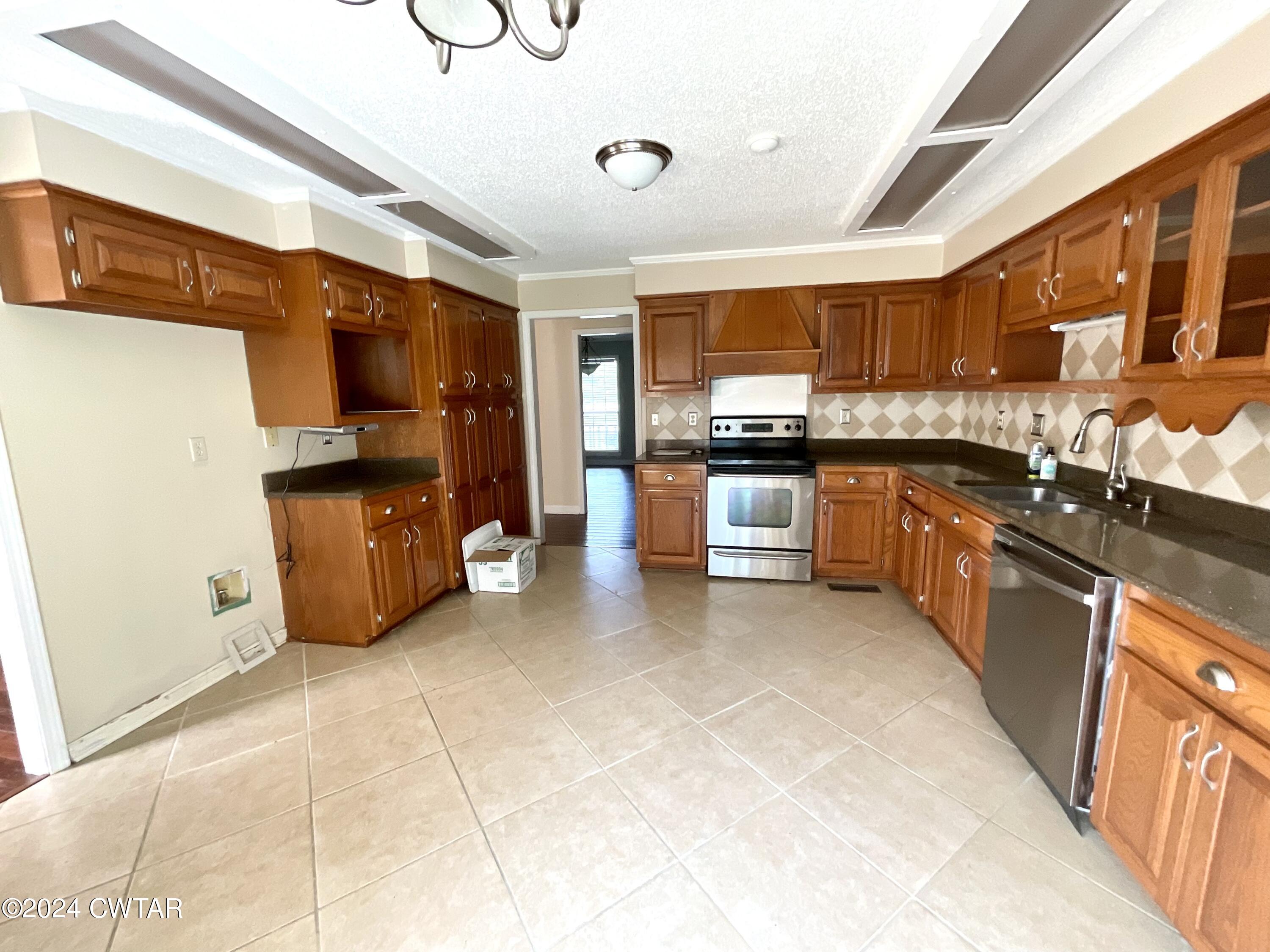 1135 Foxridge