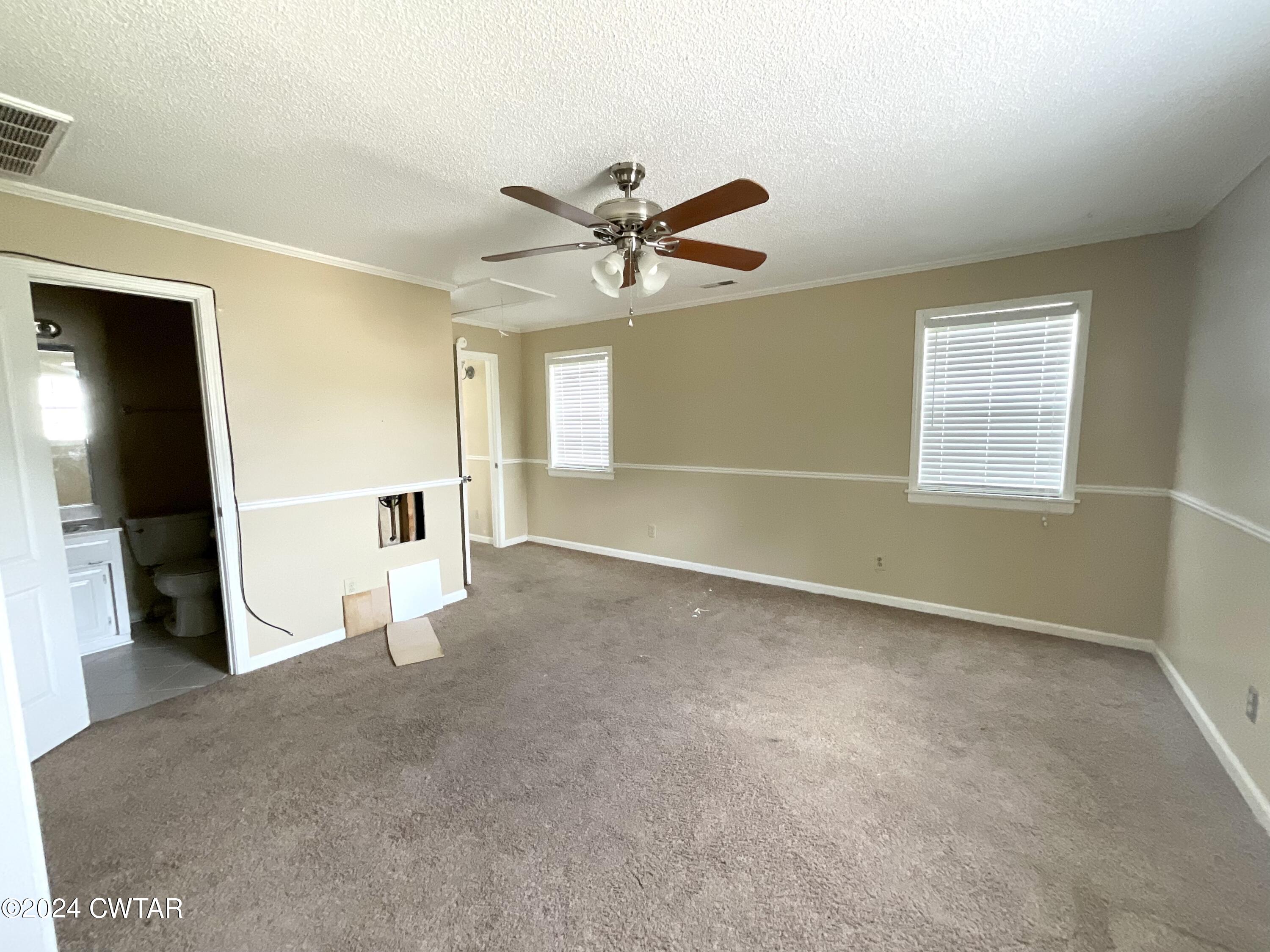 1135 Foxridge