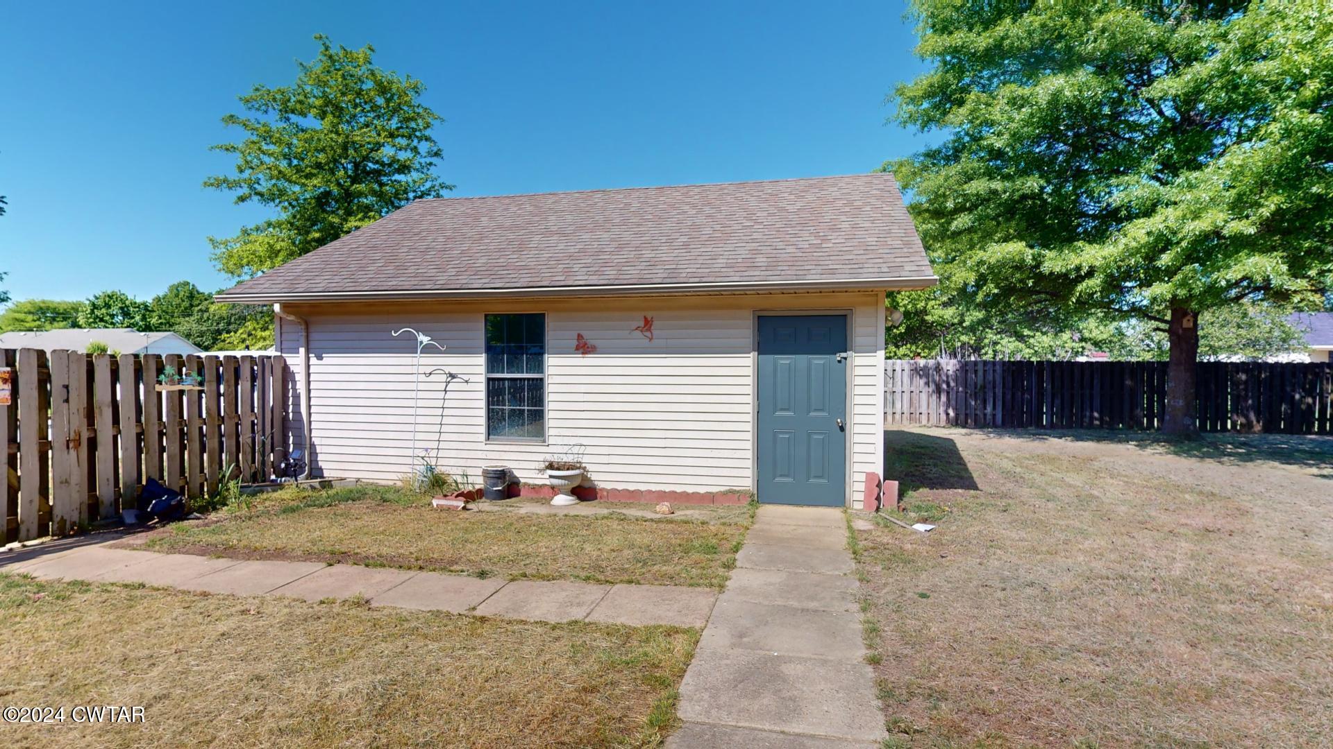 2875 Clifton