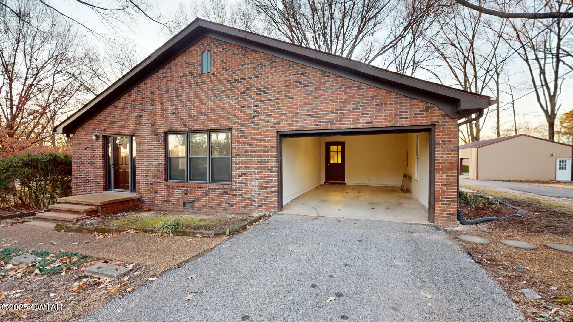 2668 Highway 210 N
