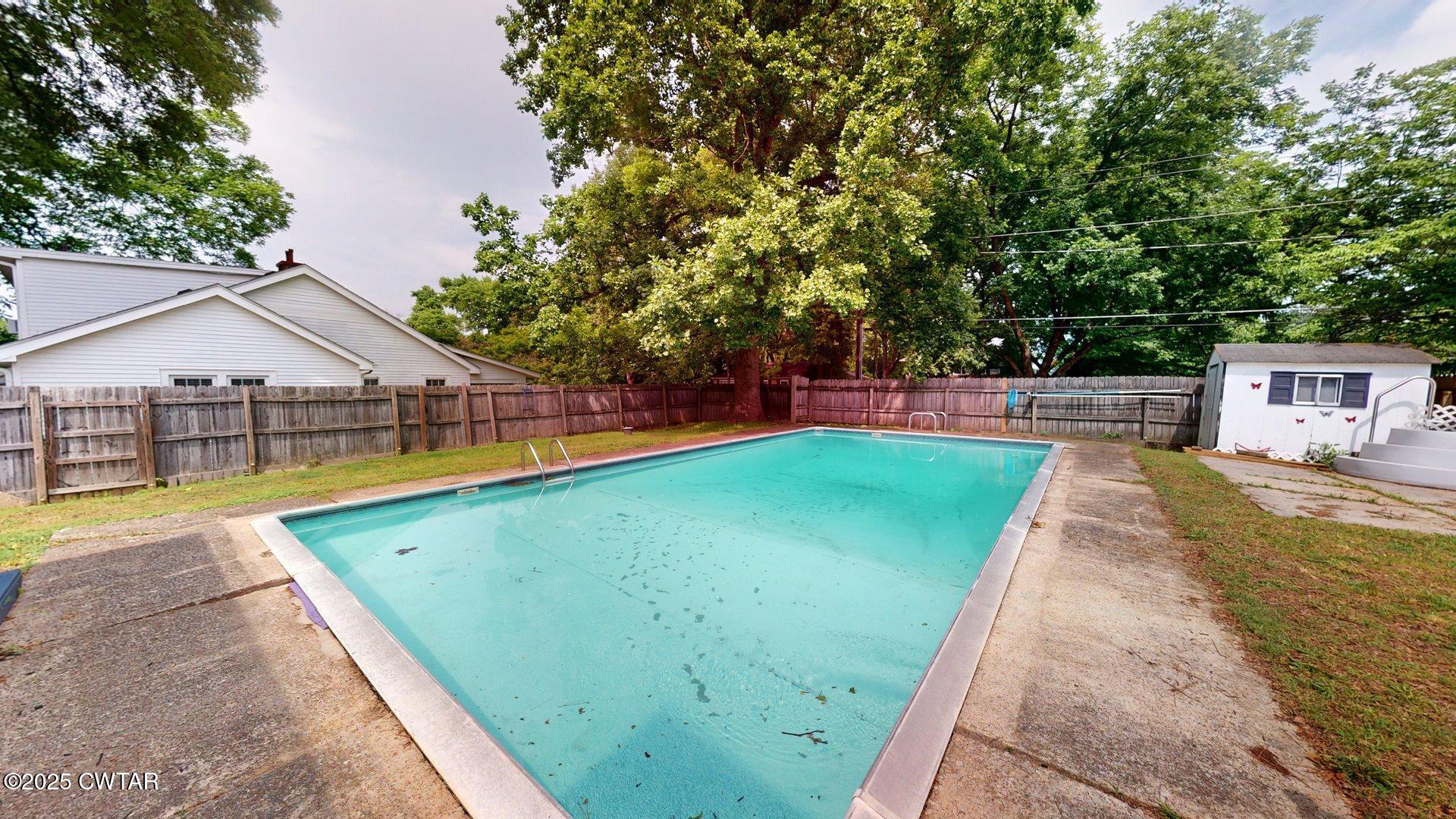 1109 N Sampson Avenue
