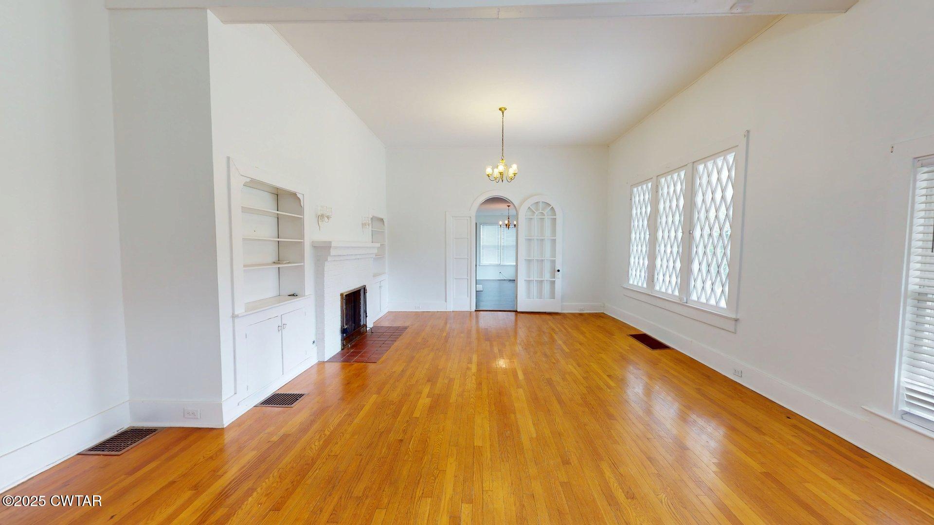 1109 N Sampson Avenue