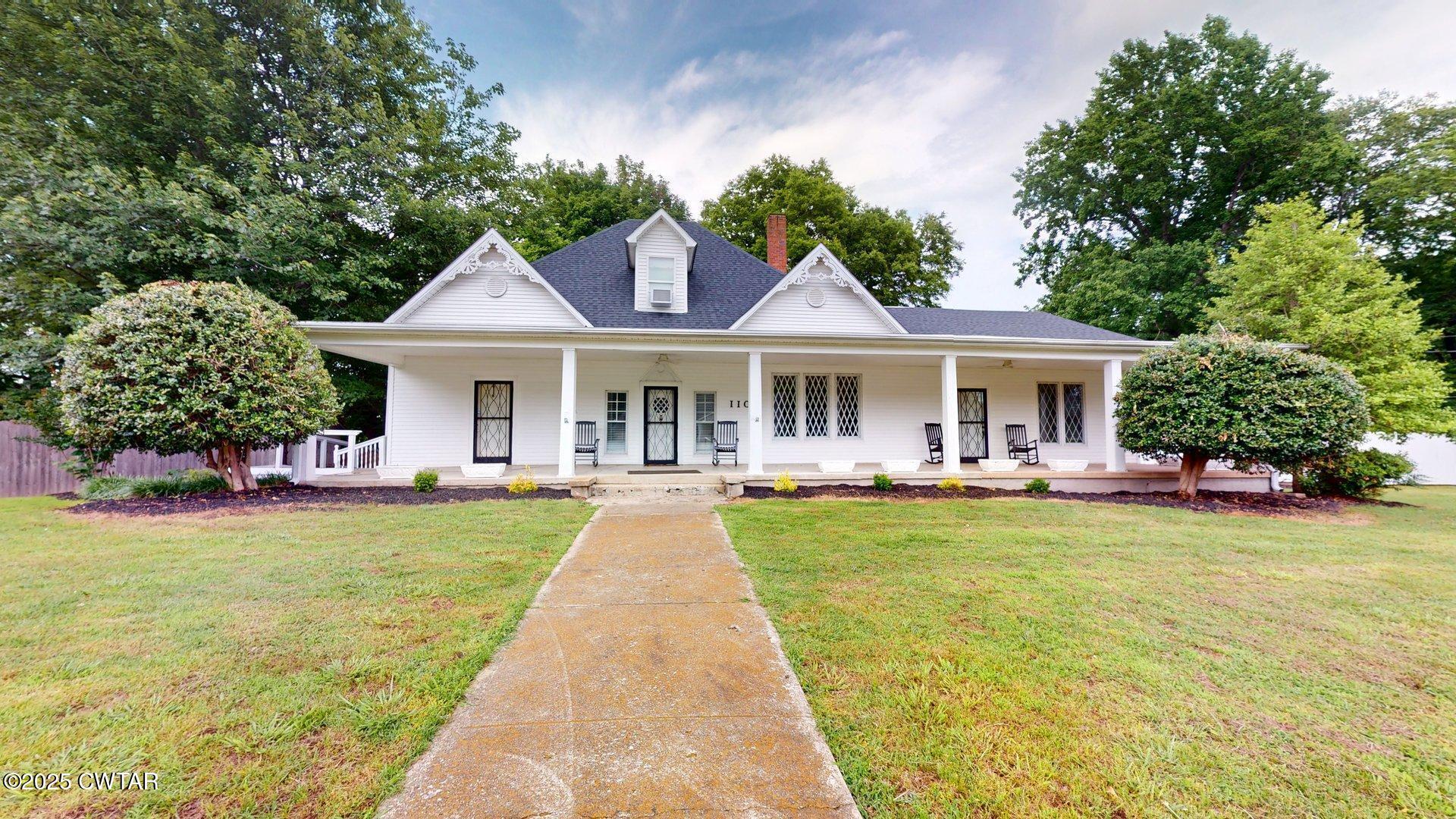 1109 N Sampson Avenue