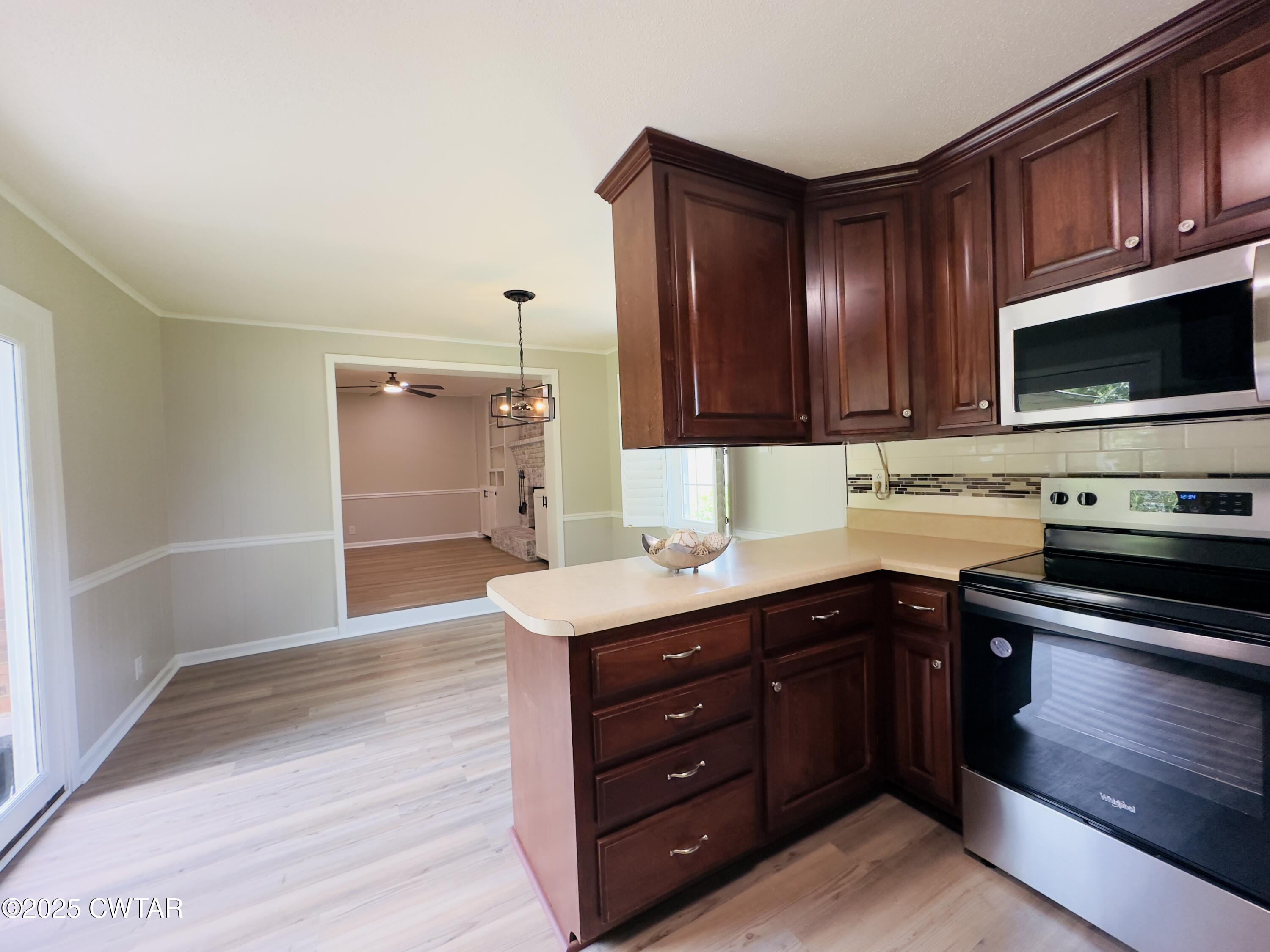 10756 N US-51