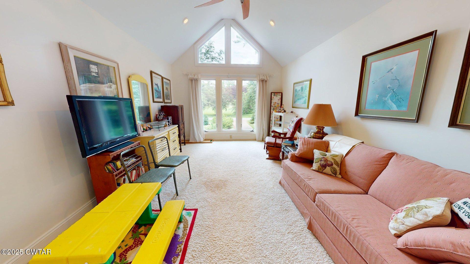 322 Flora Circle