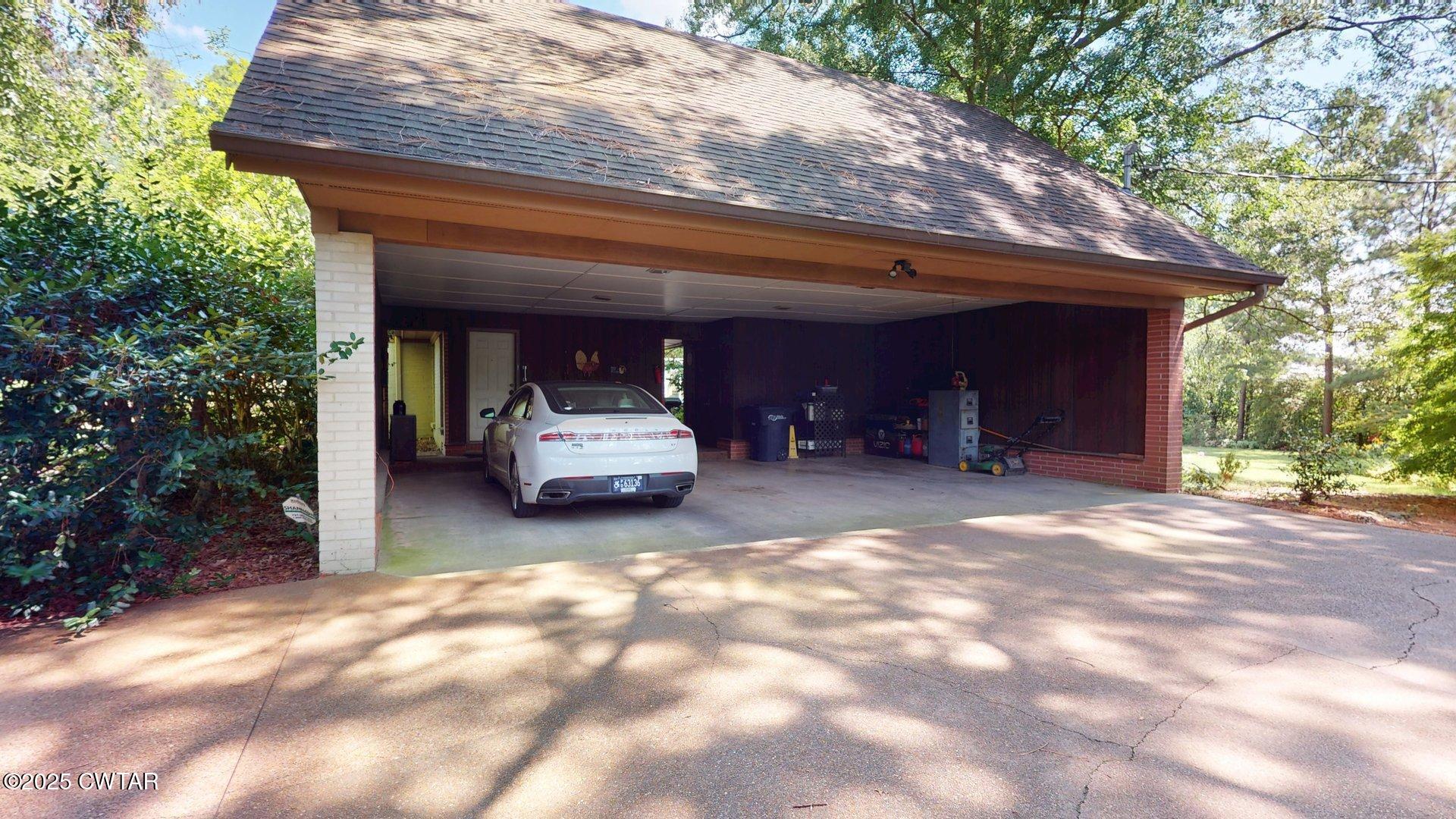 322 Flora Circle