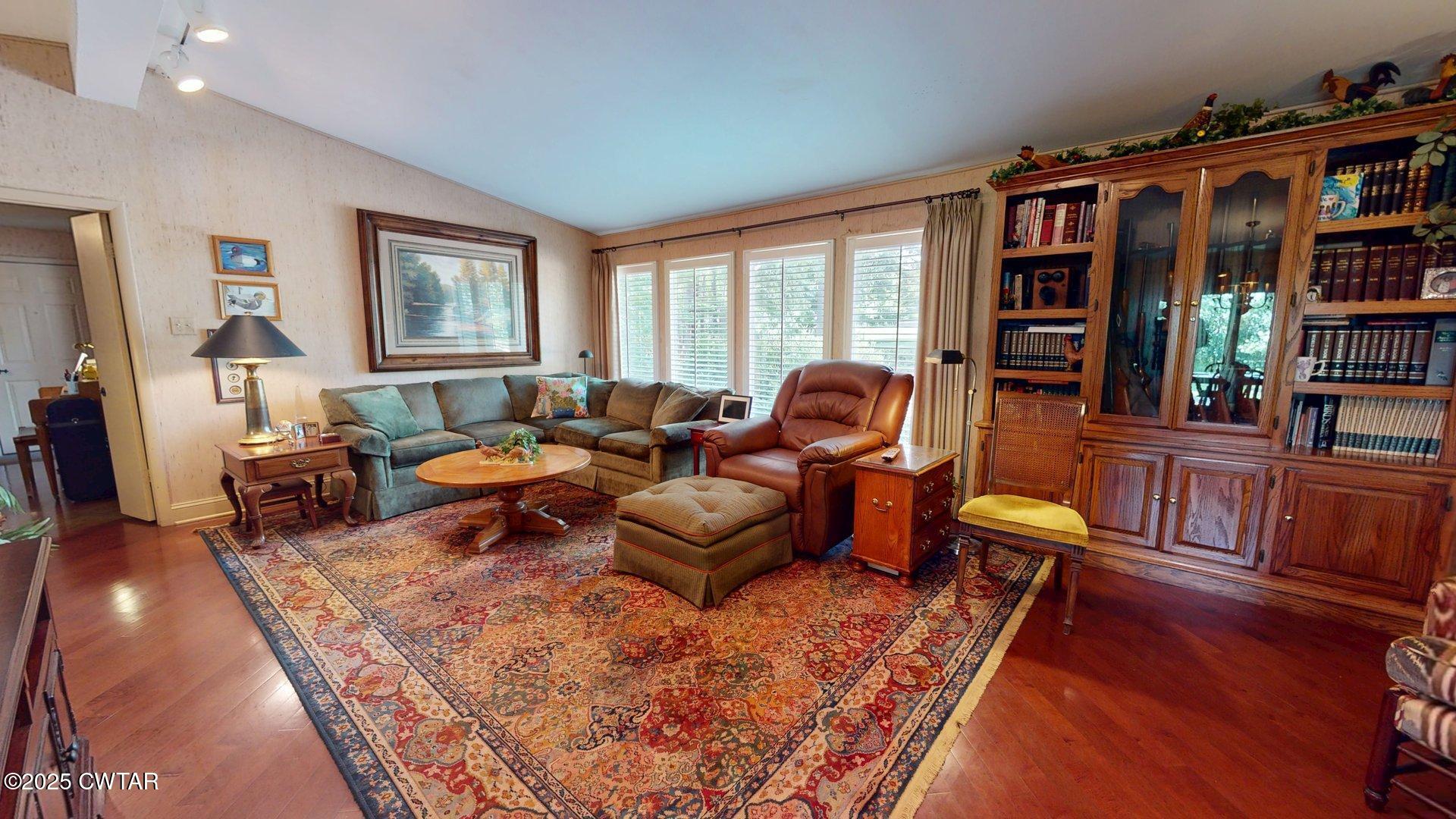 322 Flora Circle
