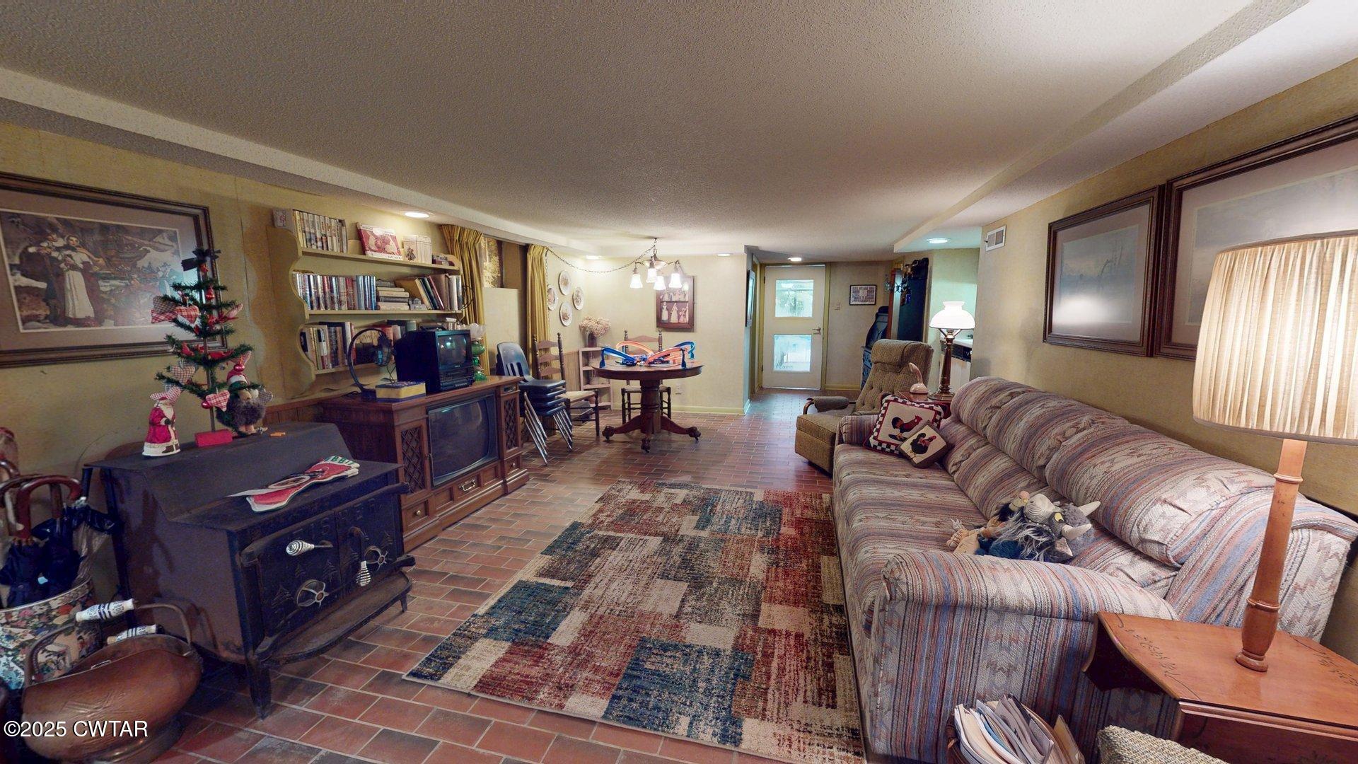 322 Flora Circle