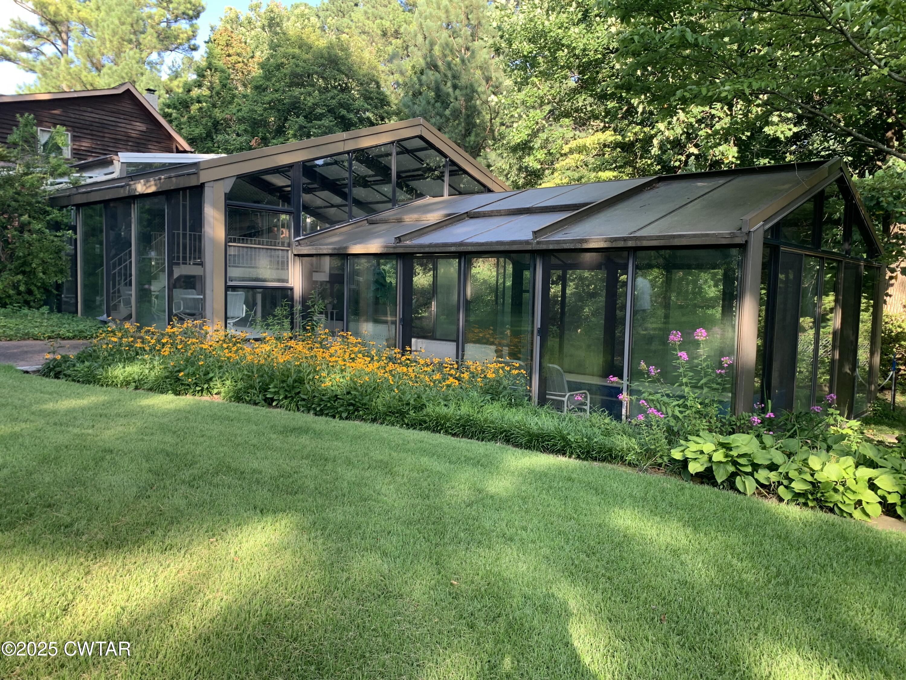 322 Flora Circle