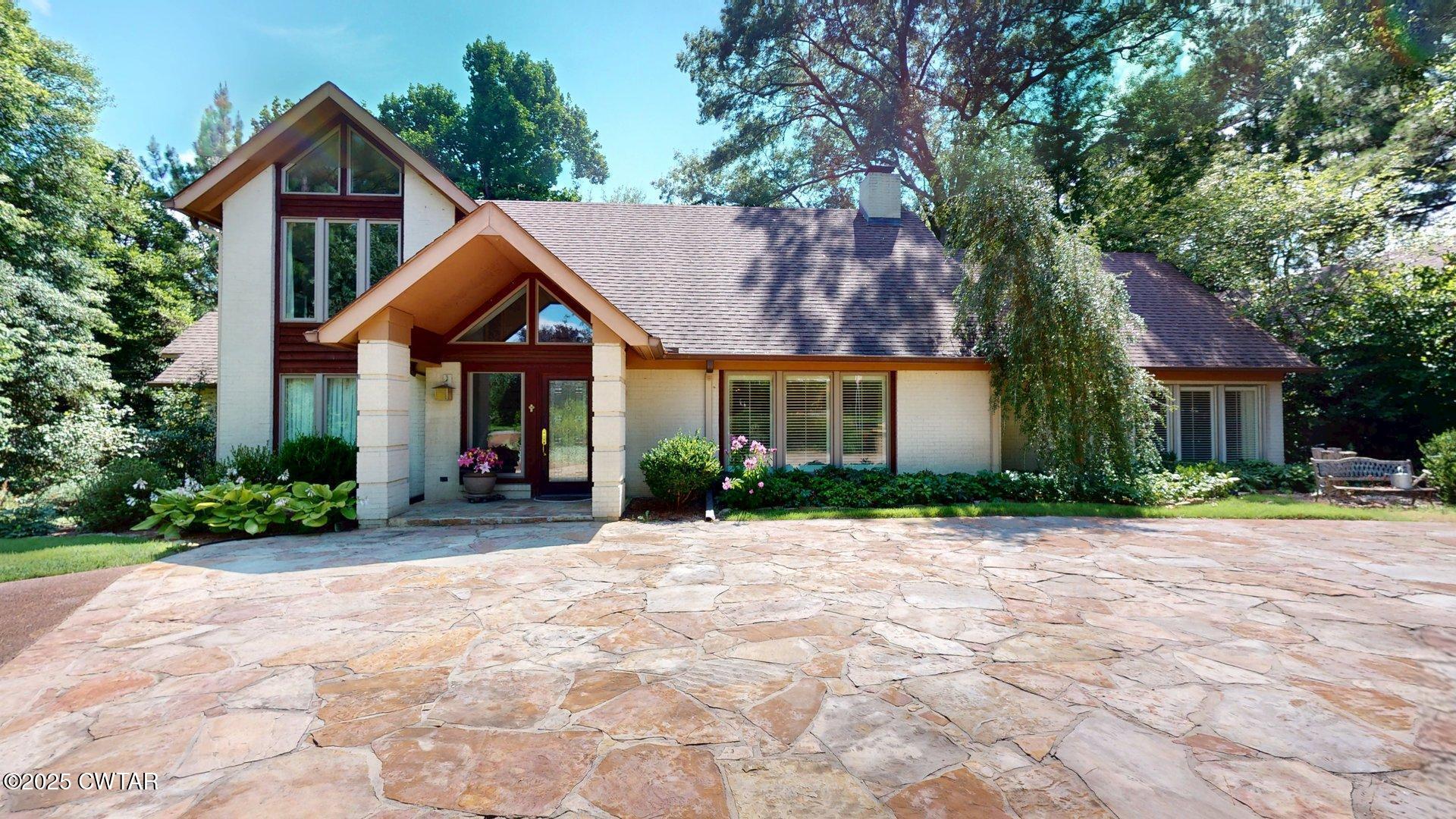 322 Flora Circle