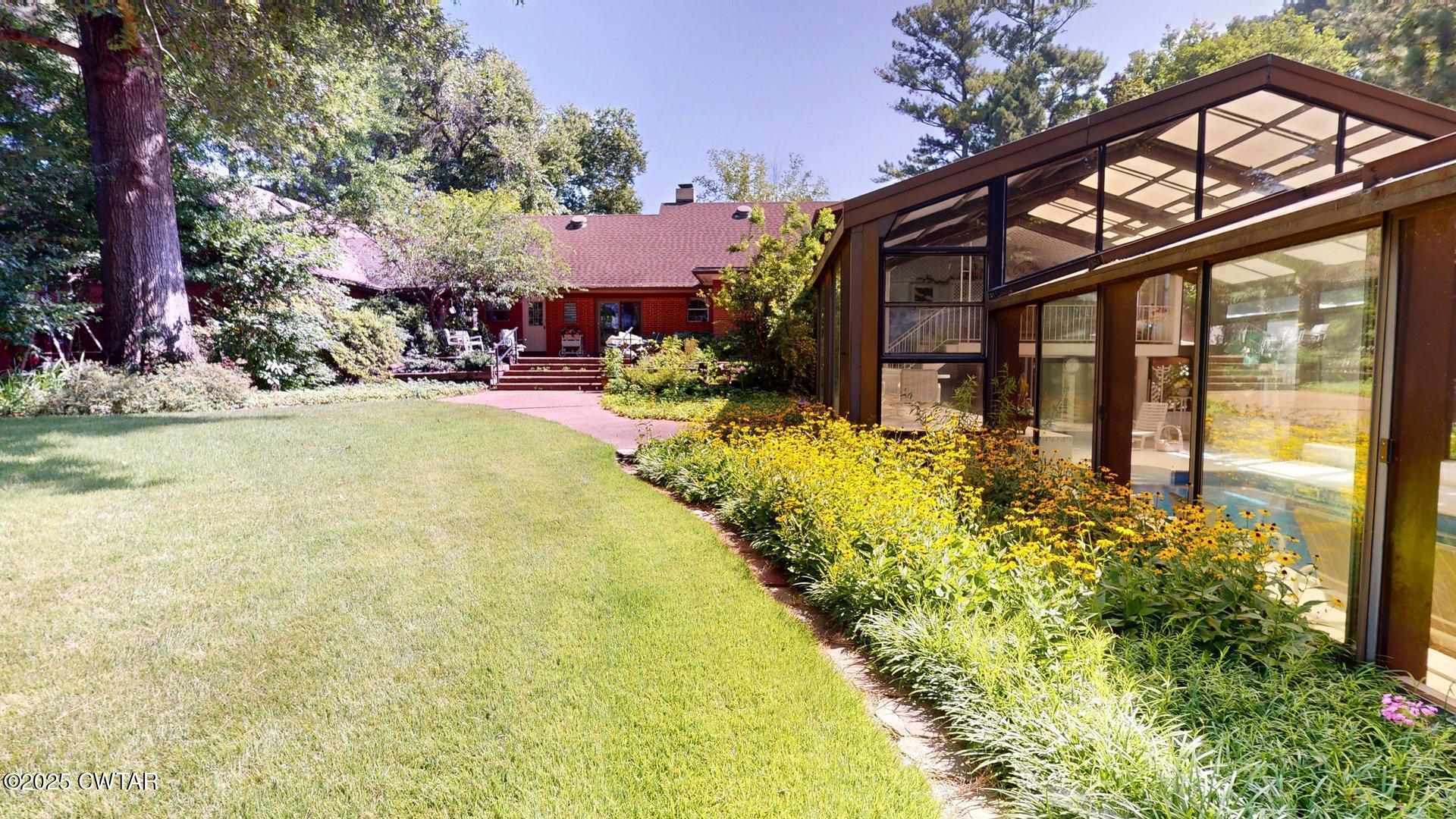 322 Flora Circle