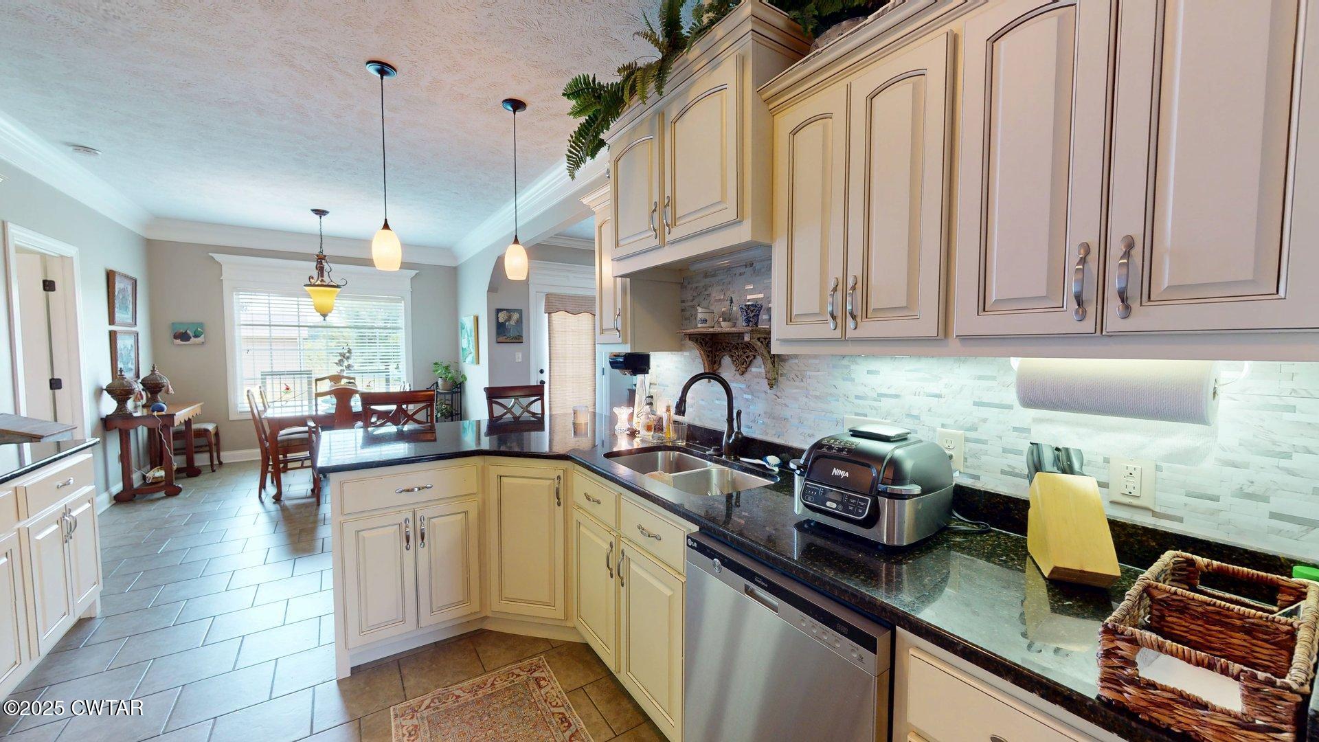 2119 Crowne Ridge Drive