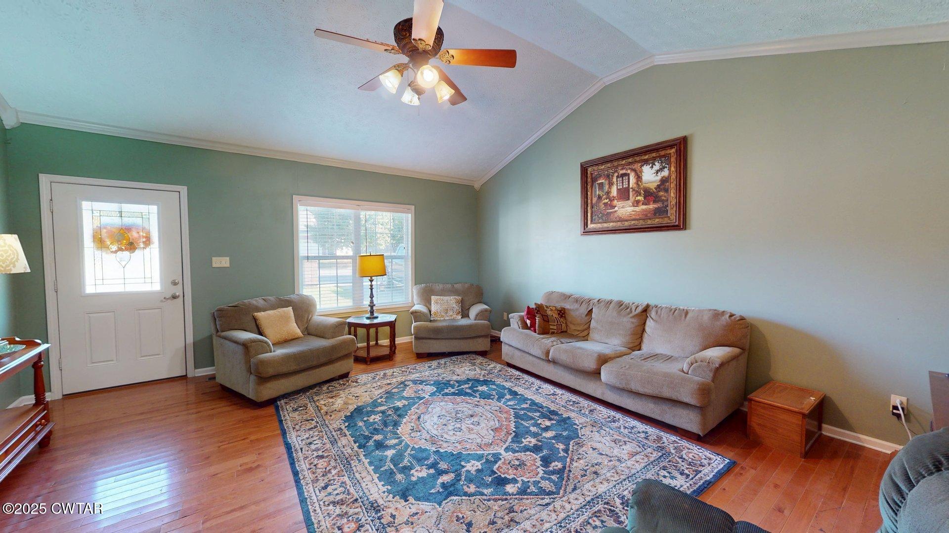 889 Torrey Pine Cove