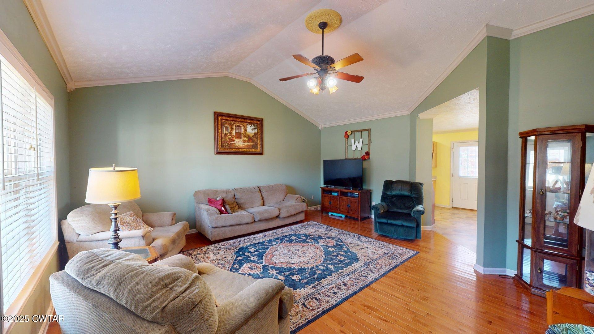 889 Torrey Pine Cove
