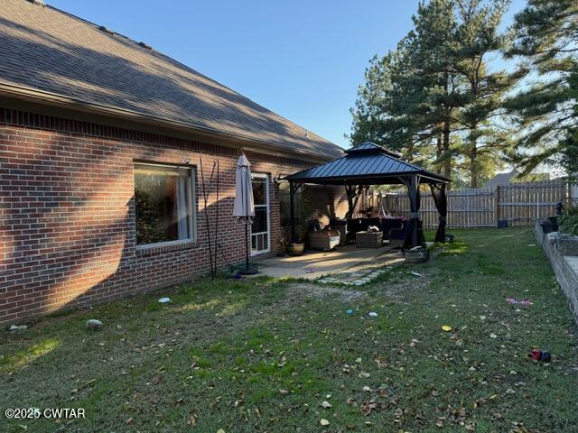 2221 Oakview Avenue