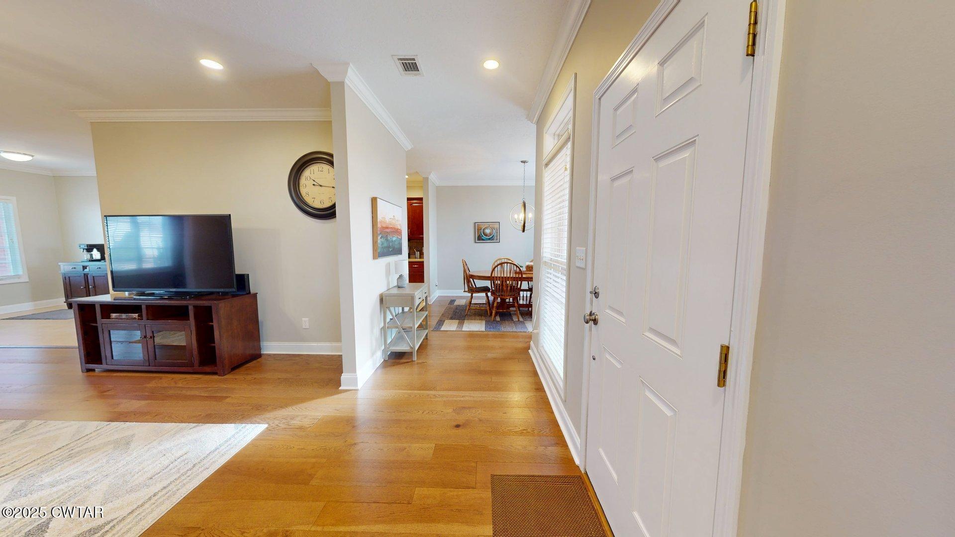 1112 Crowne Pointe Drive