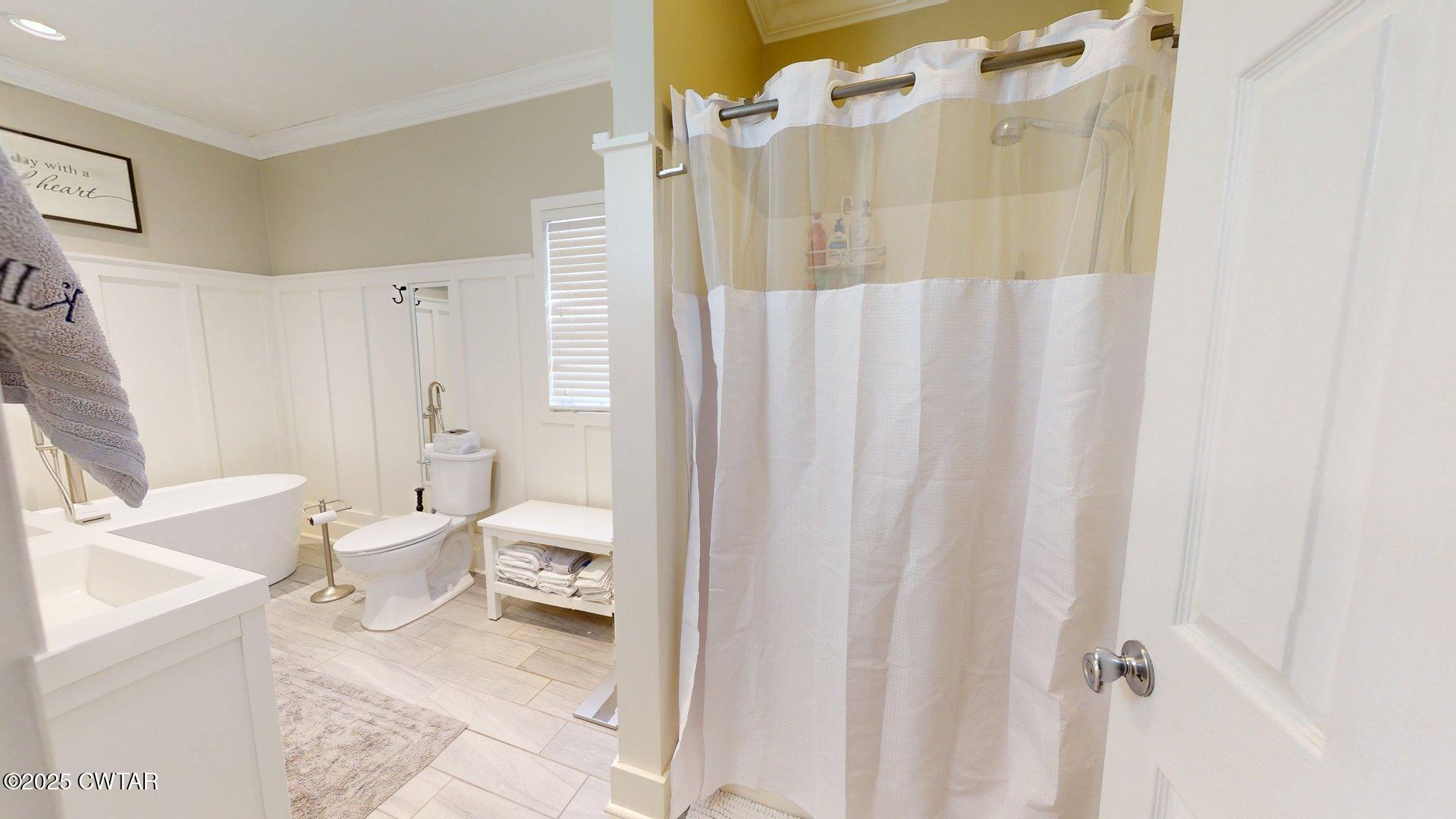 1112 Crowne Pointe Drive