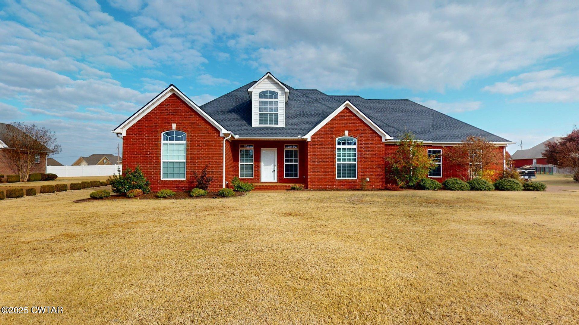 1112 Crowne Pointe Drive