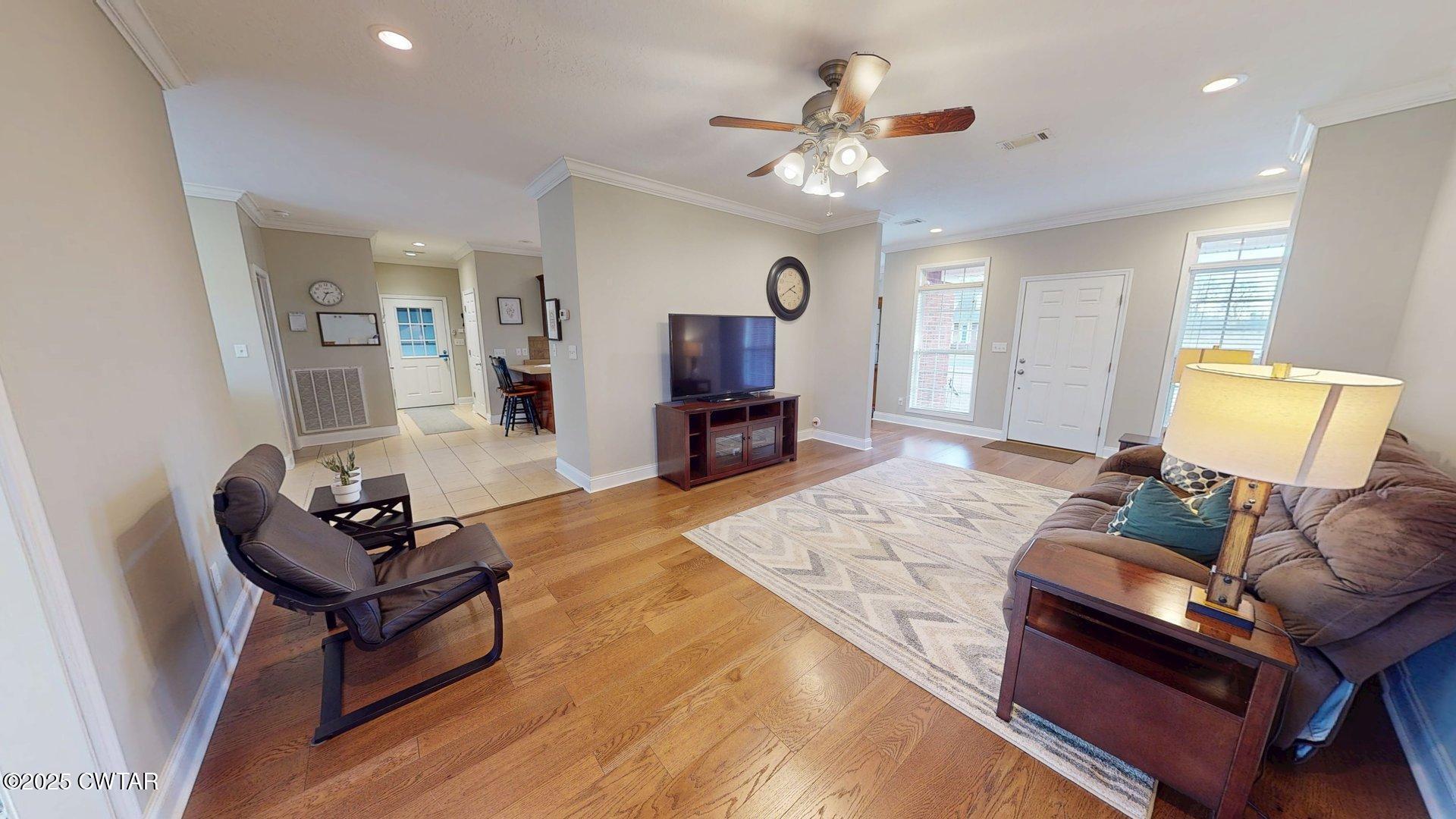 1112 Crowne Pointe Drive