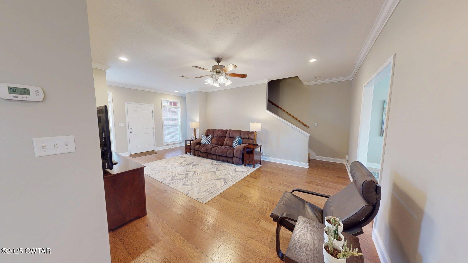 1112 Crowne Pointe Drive